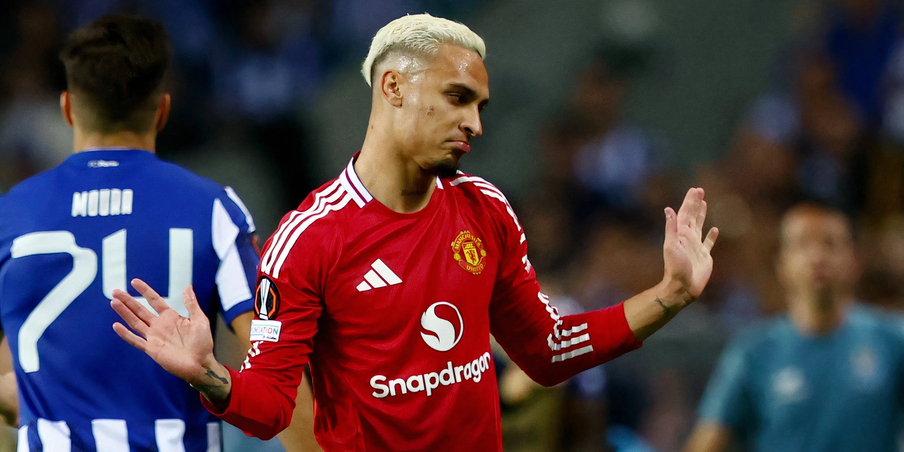 Antony trong màu áo Manchester United.