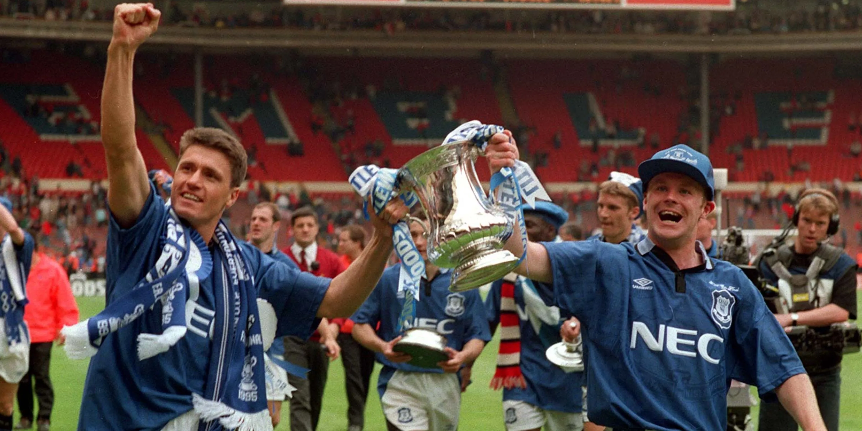 Cầu thủ Everton ăn mừng chức vô địch FA Cup