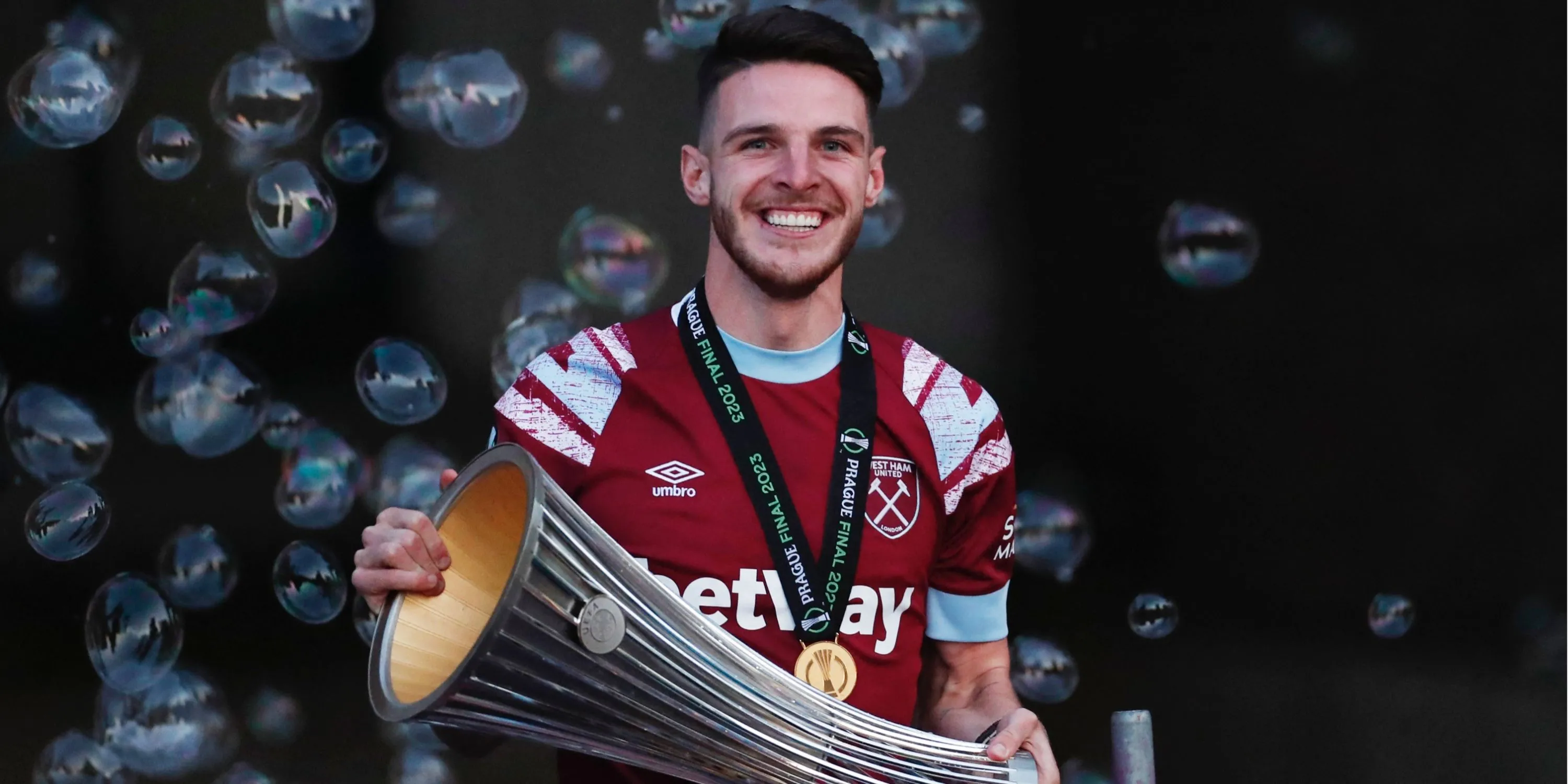 Declan Rice trong màu áo West Ham trước khi chuyển đến Arsenal