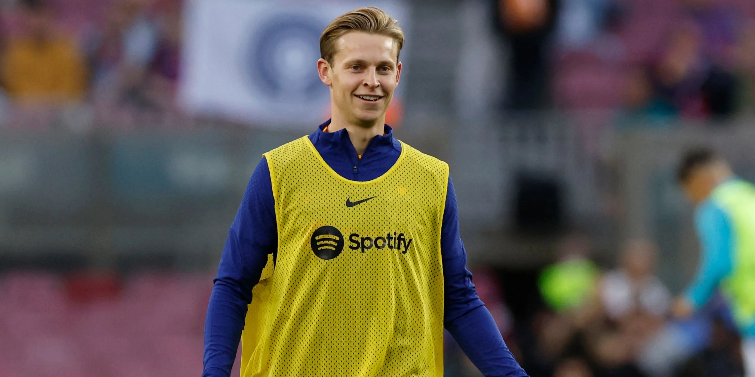 Frenkie de Jong trong màu áo Barcelona, được Xavi đánh giá cao