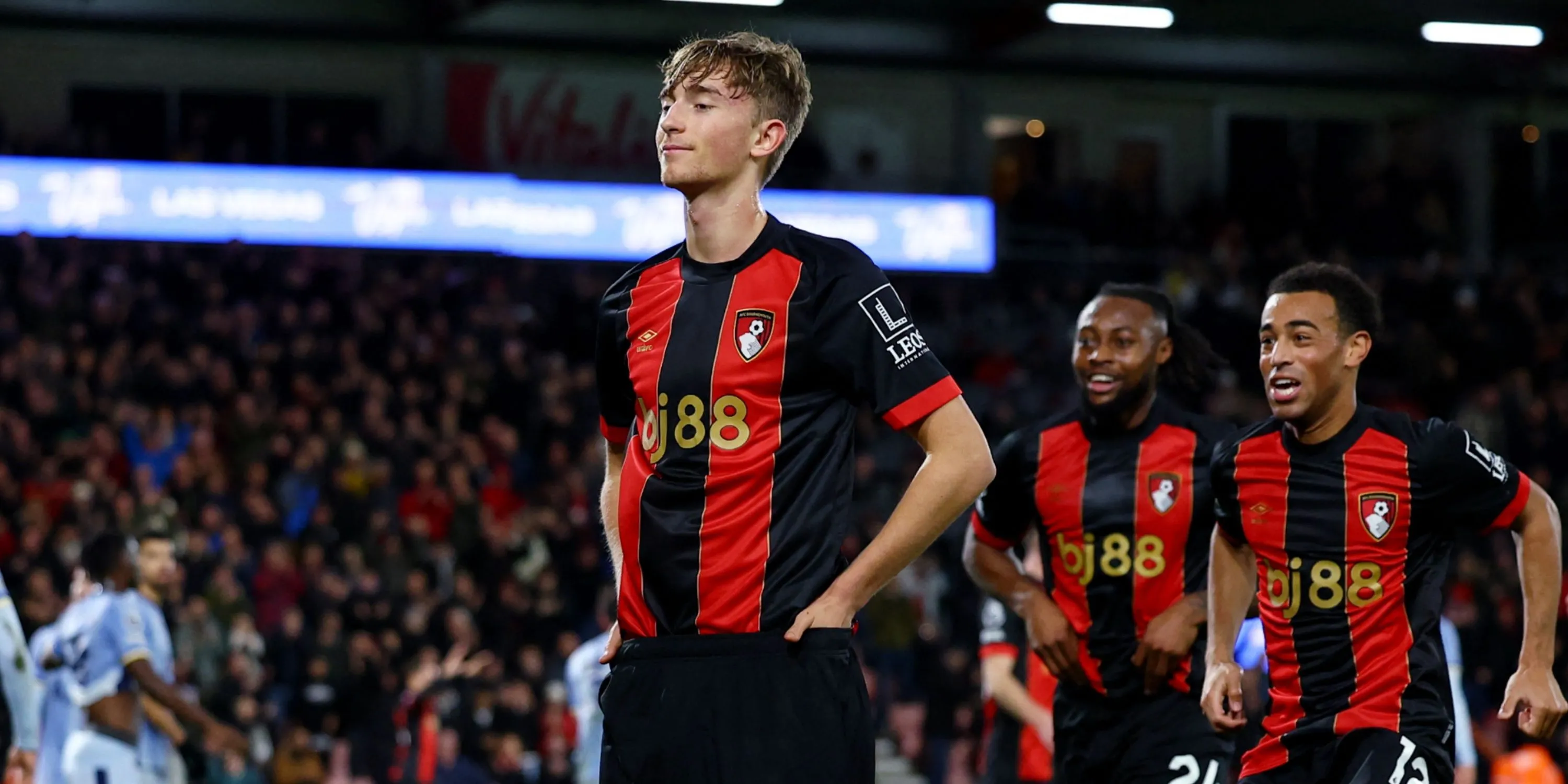 Hậu vệ Dean Huijsen thi đấu cho Bournemouth tại Premier League