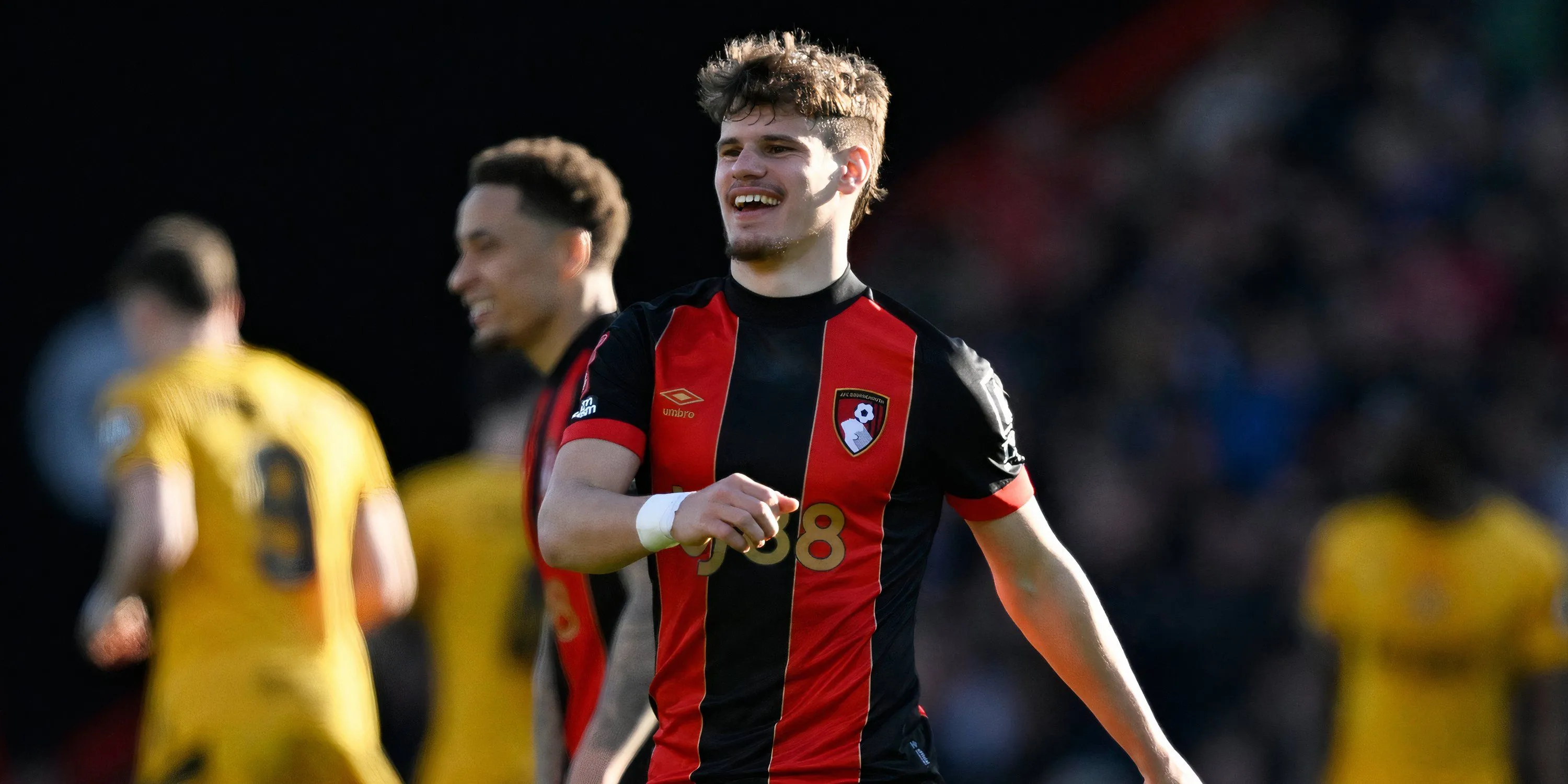Hậu vệ Milos Kerkez của Bournemouth, một mục tiêu chuyển nhượng khác của Liverpool