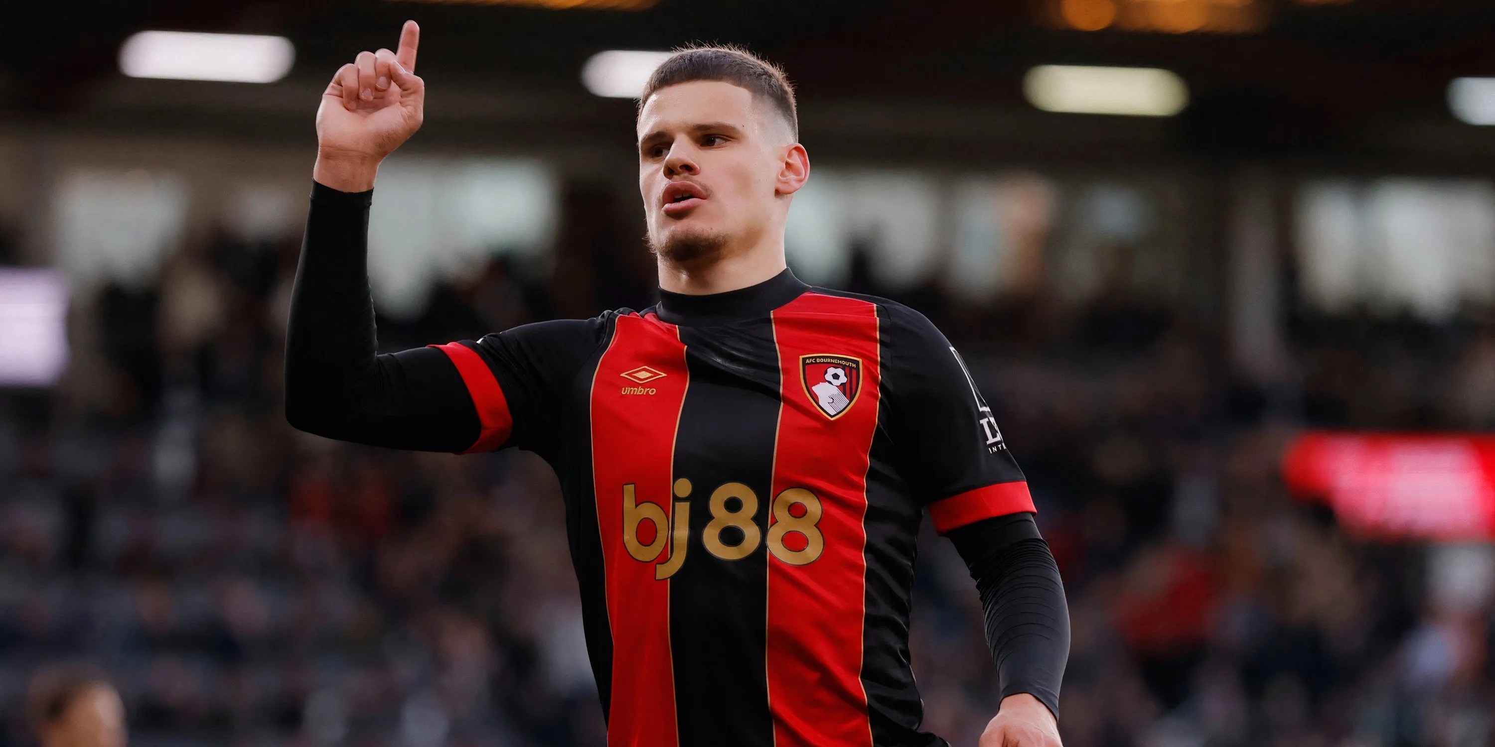 Hậu vệ Milos Kerkez của Bournemouth, mục tiêu chuyển nhượng của Liverpool