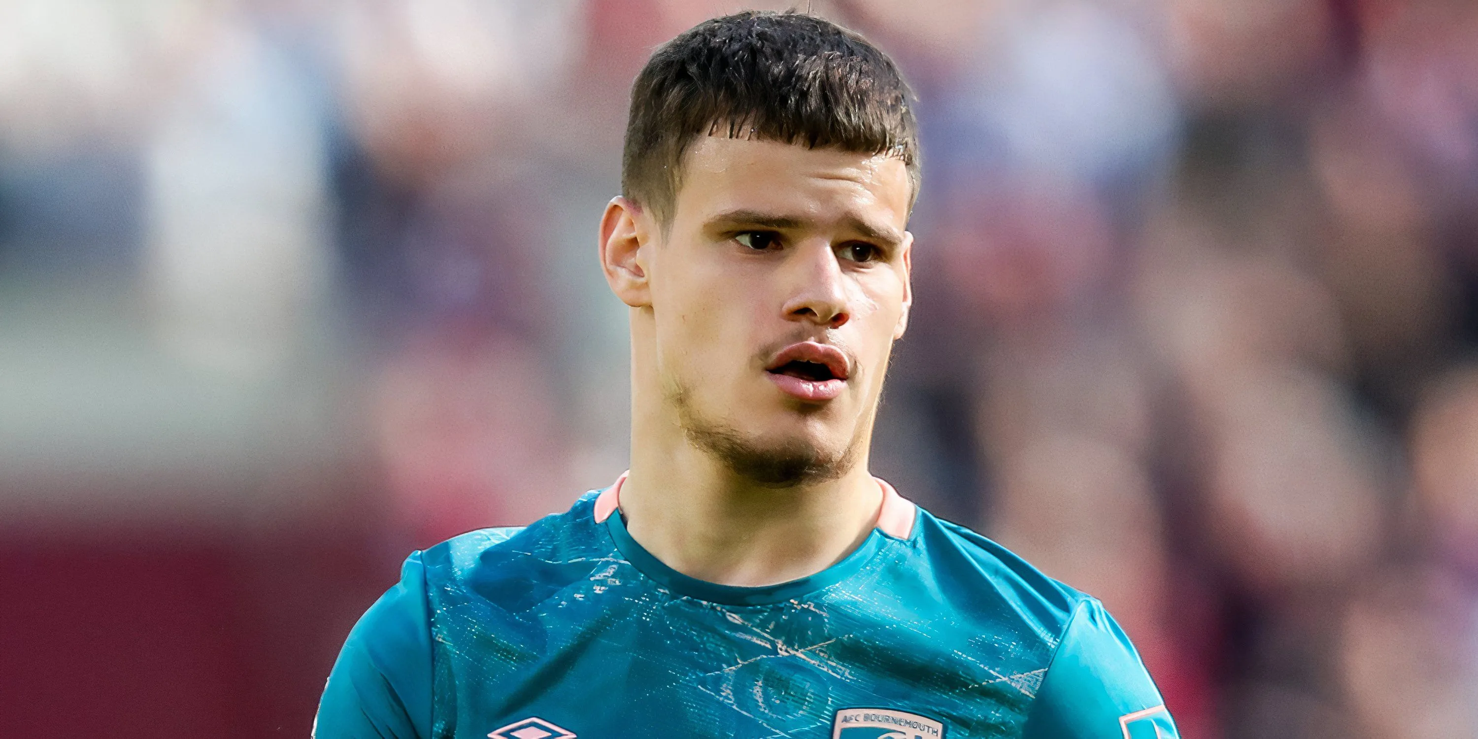 Hậu vệ trái Milos Kerkez trong màu áo câu lạc bộ Bournemouth
