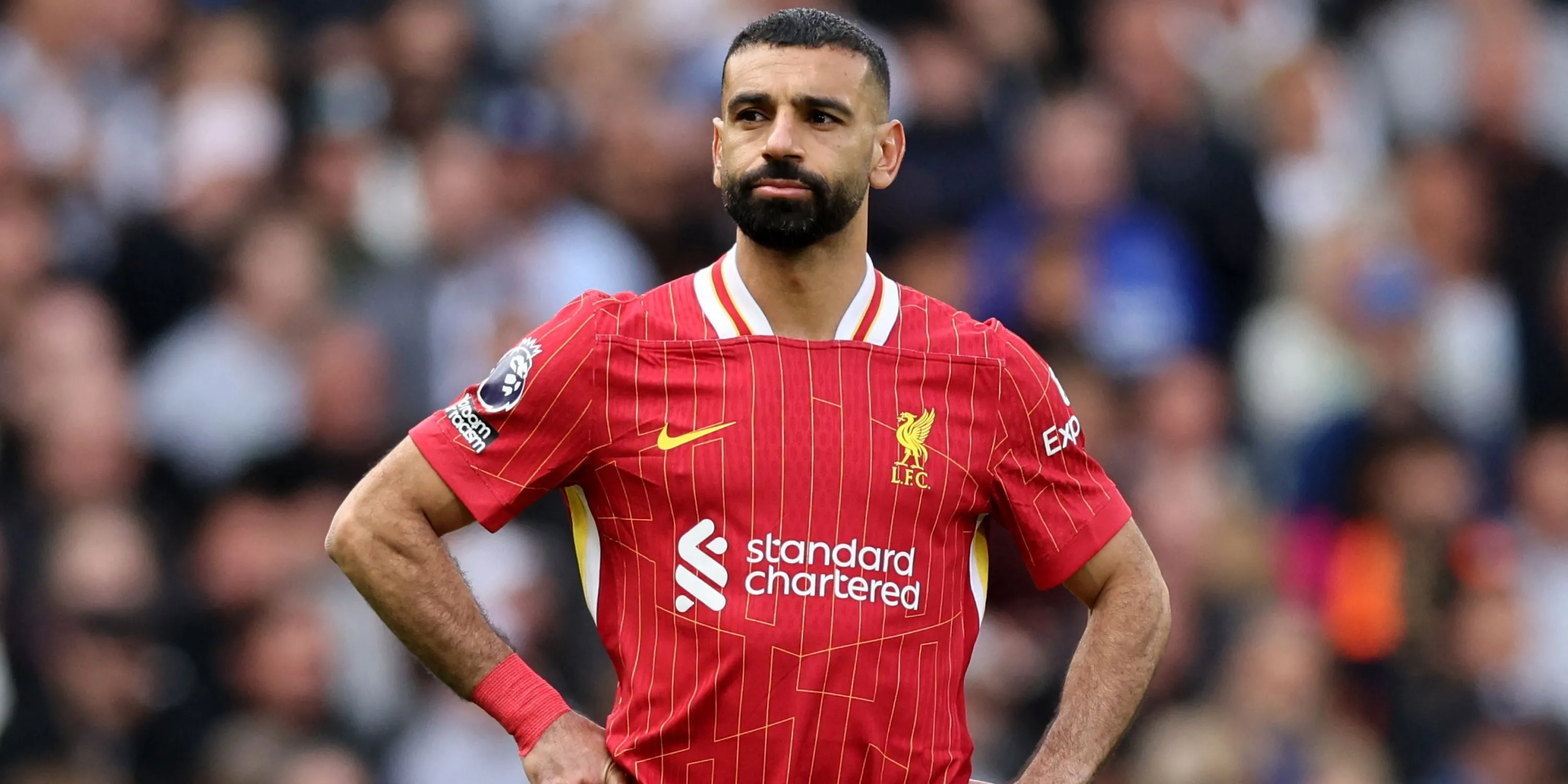 Mohamed Salah của Liverpool phản ứng sau khi đội nhà để thủng lưới