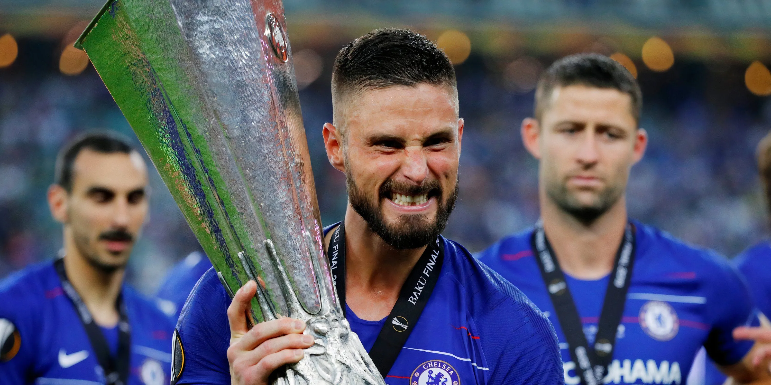 Olivier Giroud cùng đồng đội Chelsea ăn mừng chức vô địch Europa League 2019
