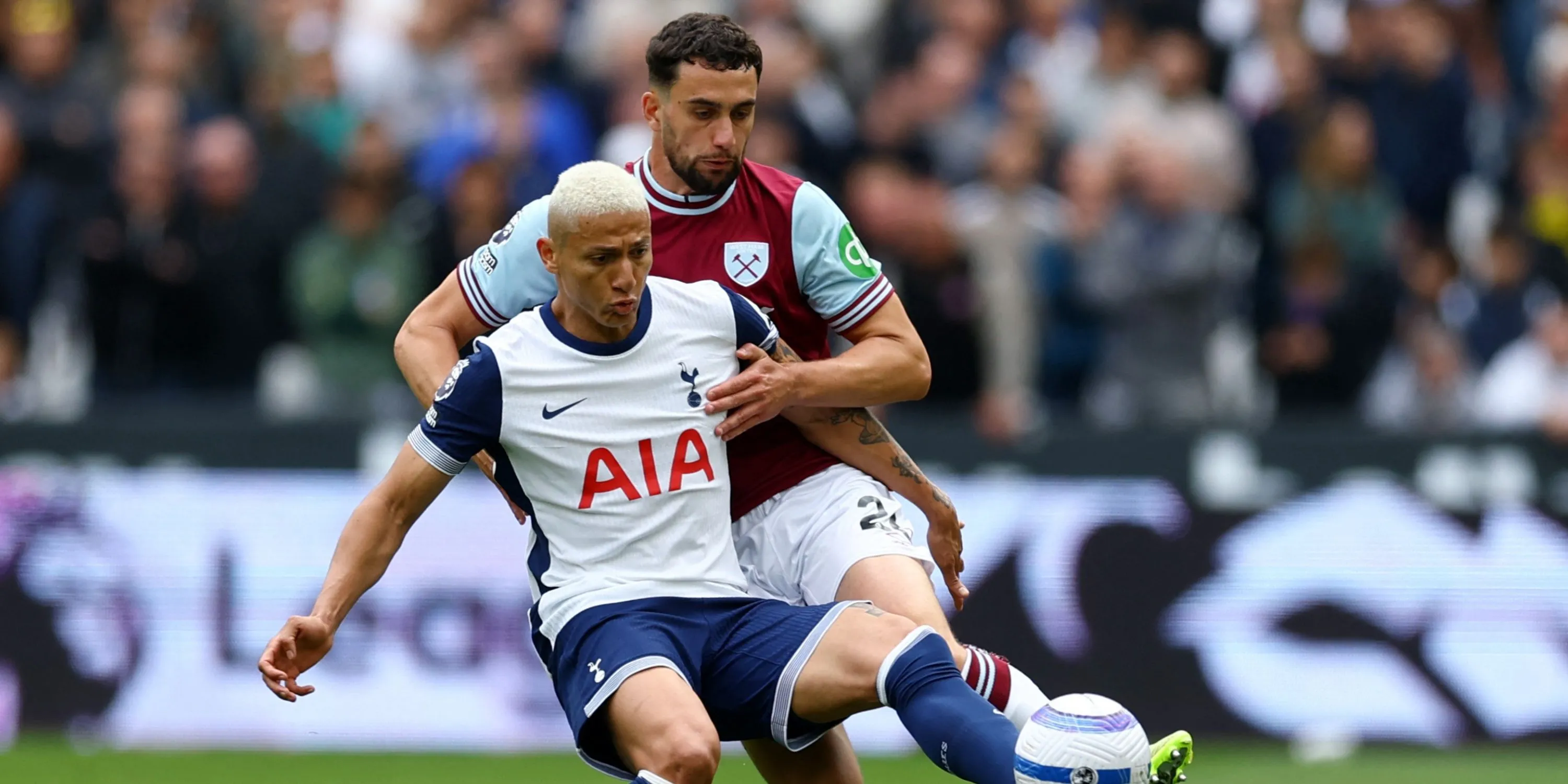 Tiền đạo Richarlison trong màu áo Tottenham Hotspur thi đấu mờ nhạt