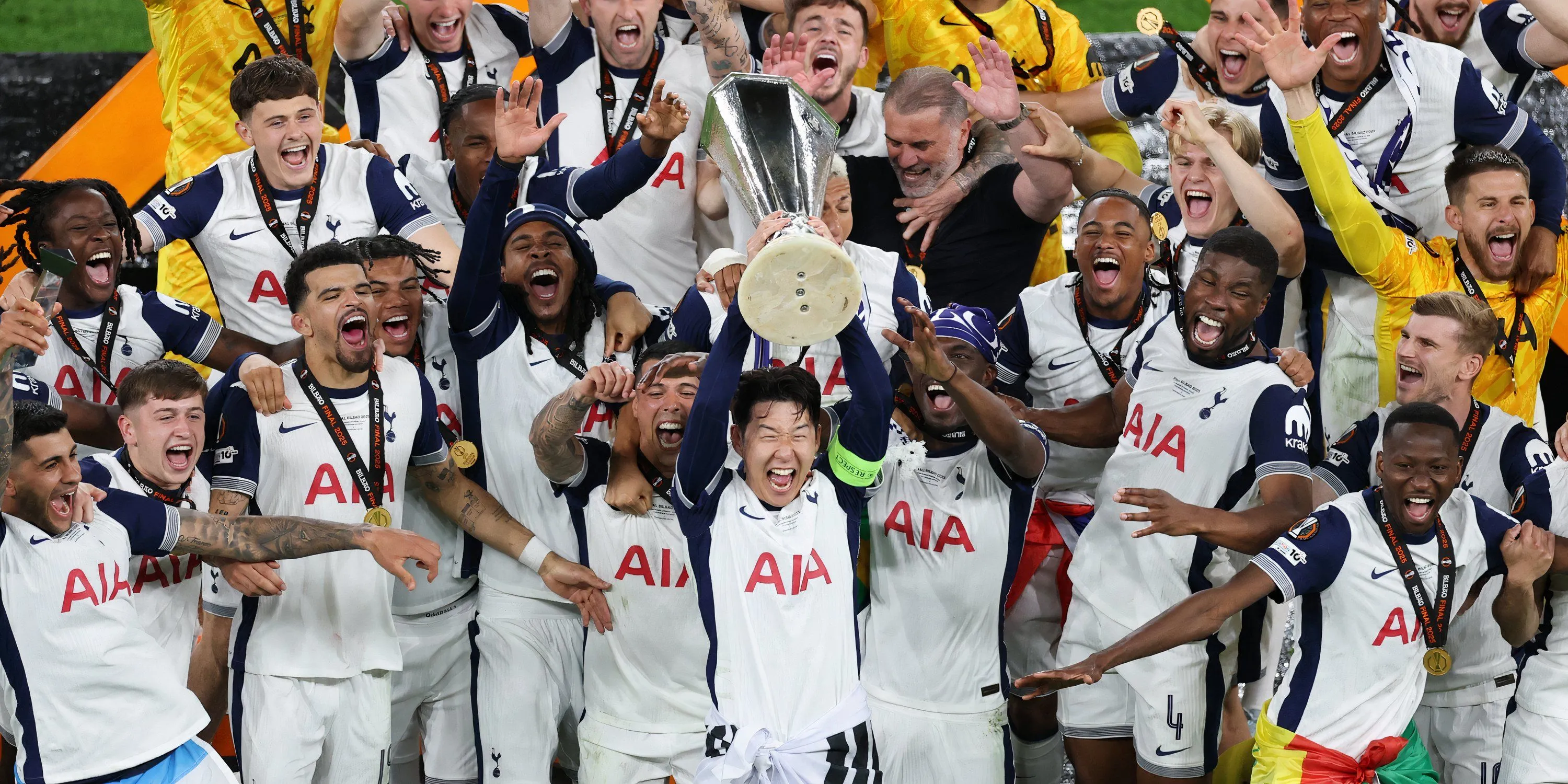Tottenham Hotspur ăn mừng chức vô địch Europa League 2025