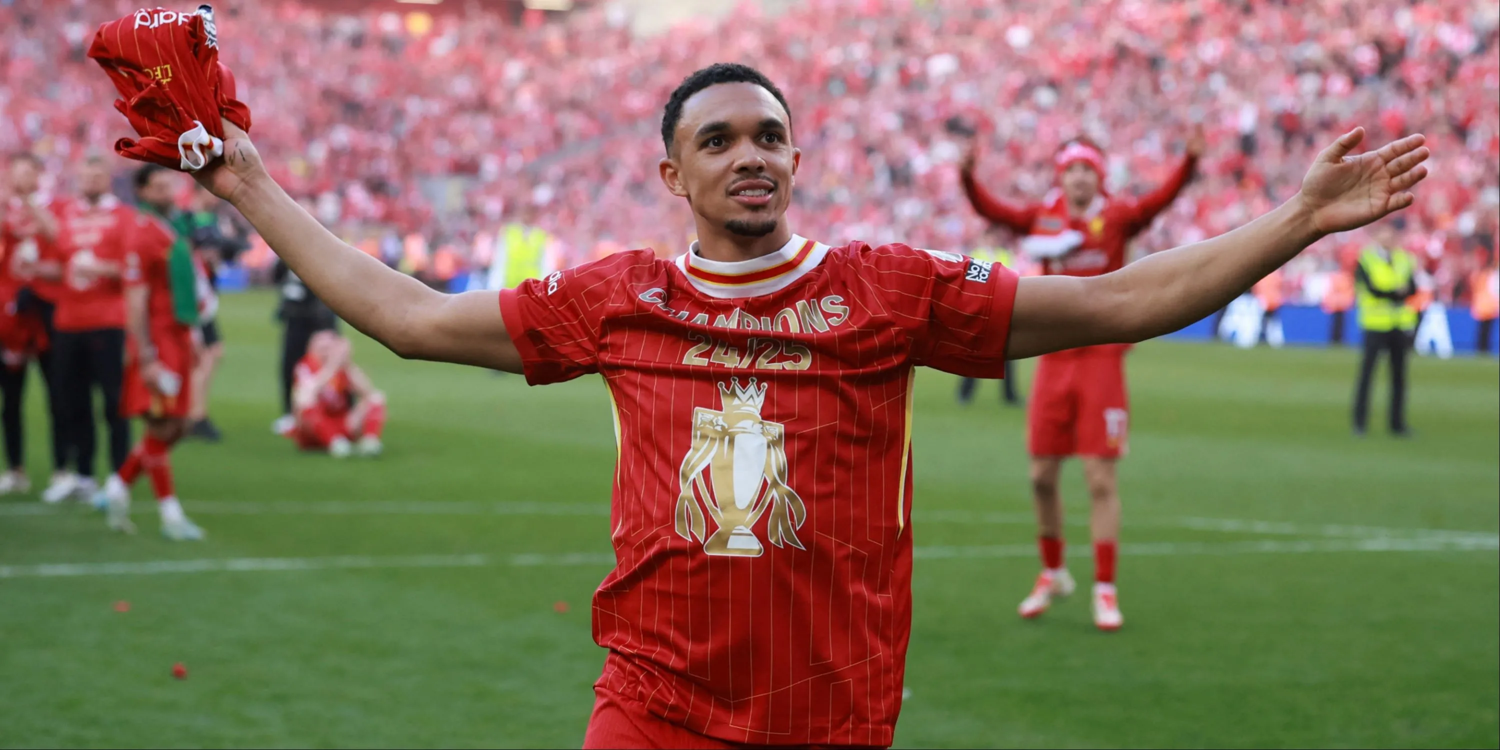Trent Alexander-Arnold của Liverpool, người được so sánh với Pedro Porro về phong cách thi đấu.