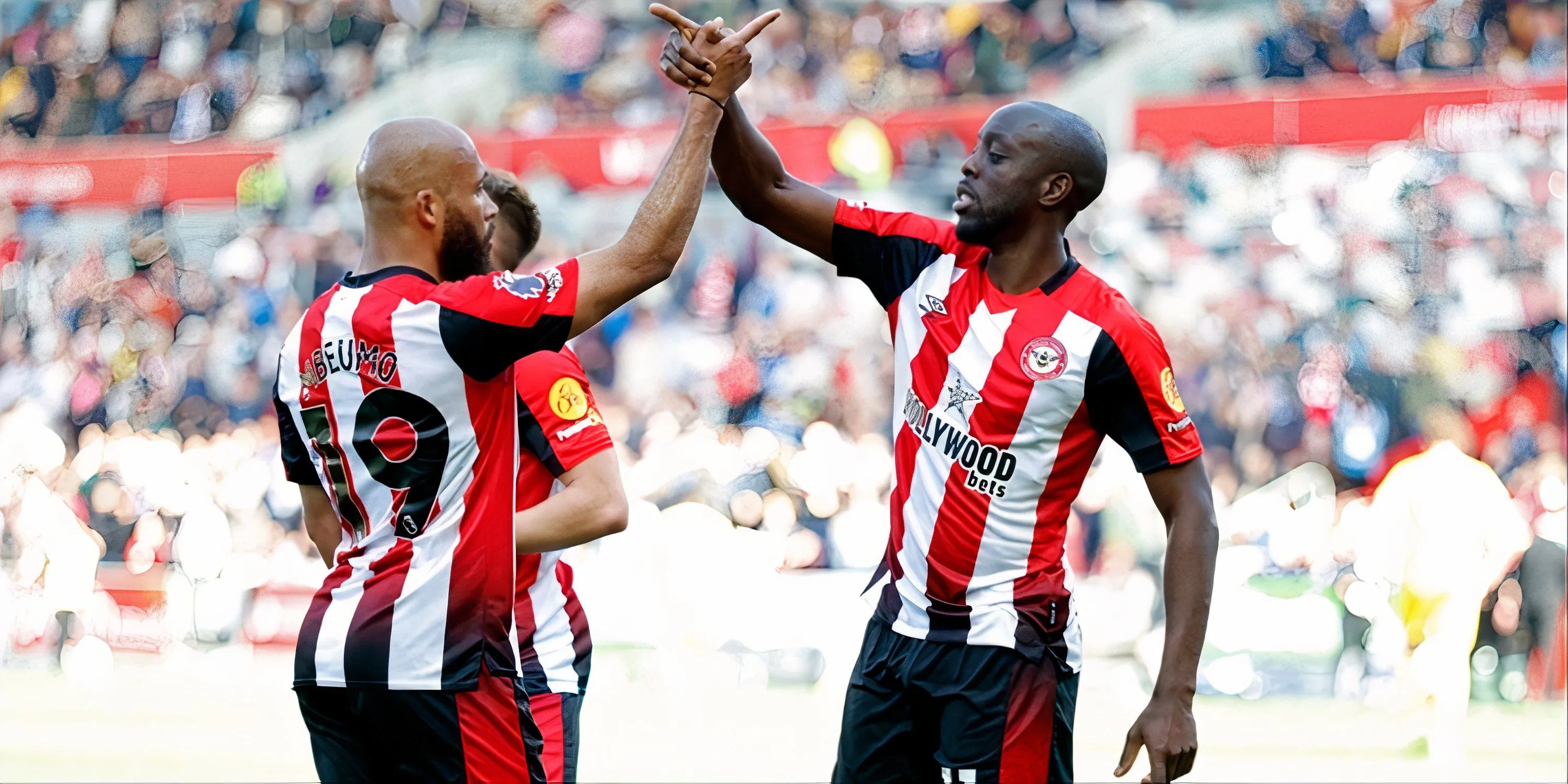 Bộ đôi Yoane Wissa và Bryan Mbeumo ăn mừng cho Brentford