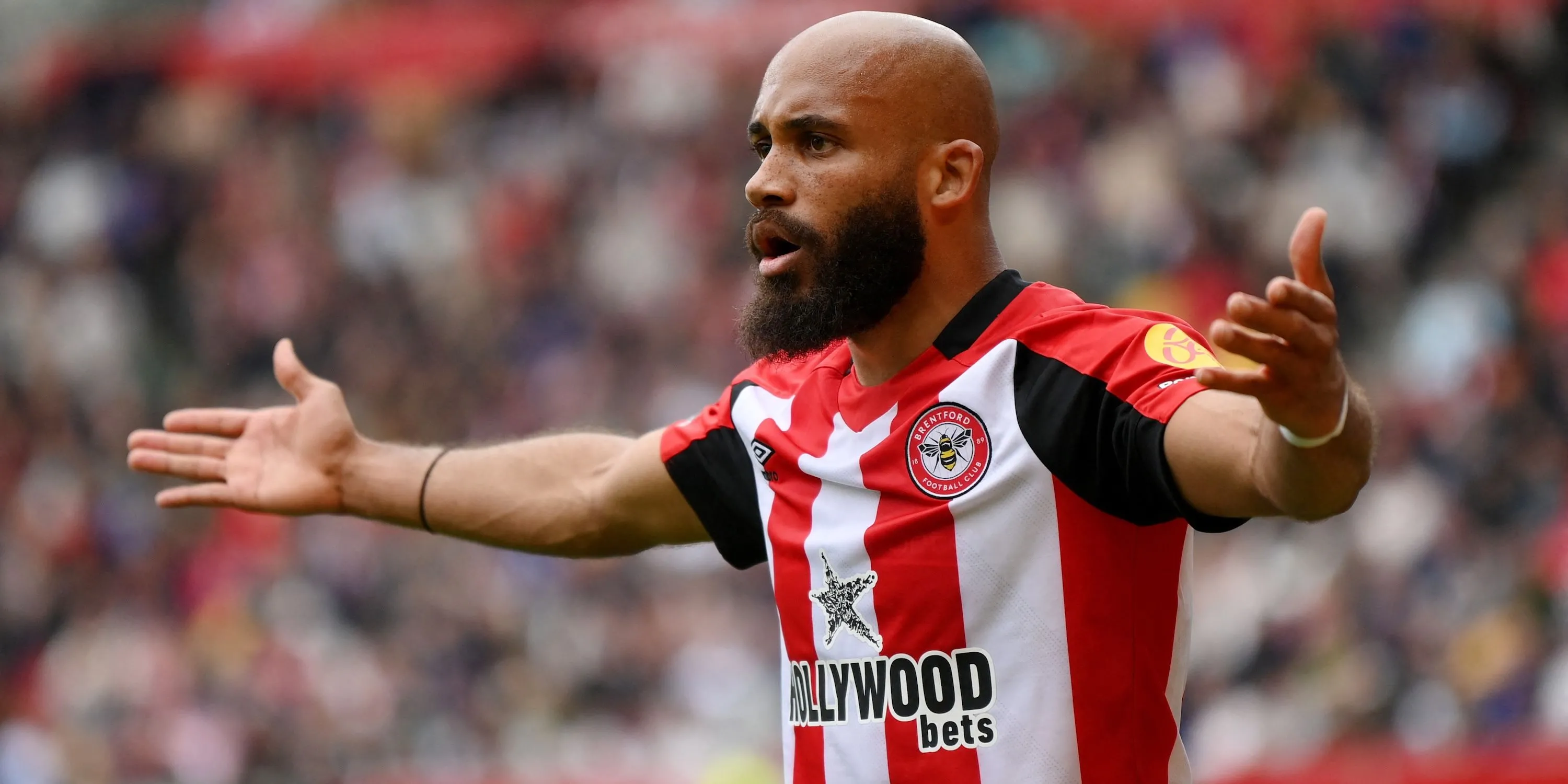 Cầu thủ Bryan Mbeumo của Brentford phản ứng