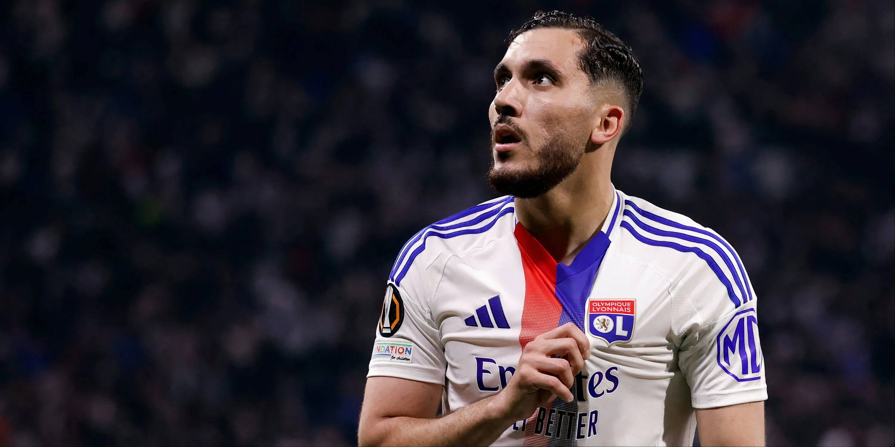 Cầu thủ Rayan Cherki trong màu áo Lyon, người được cho là sắp chuyển đến Manchester City