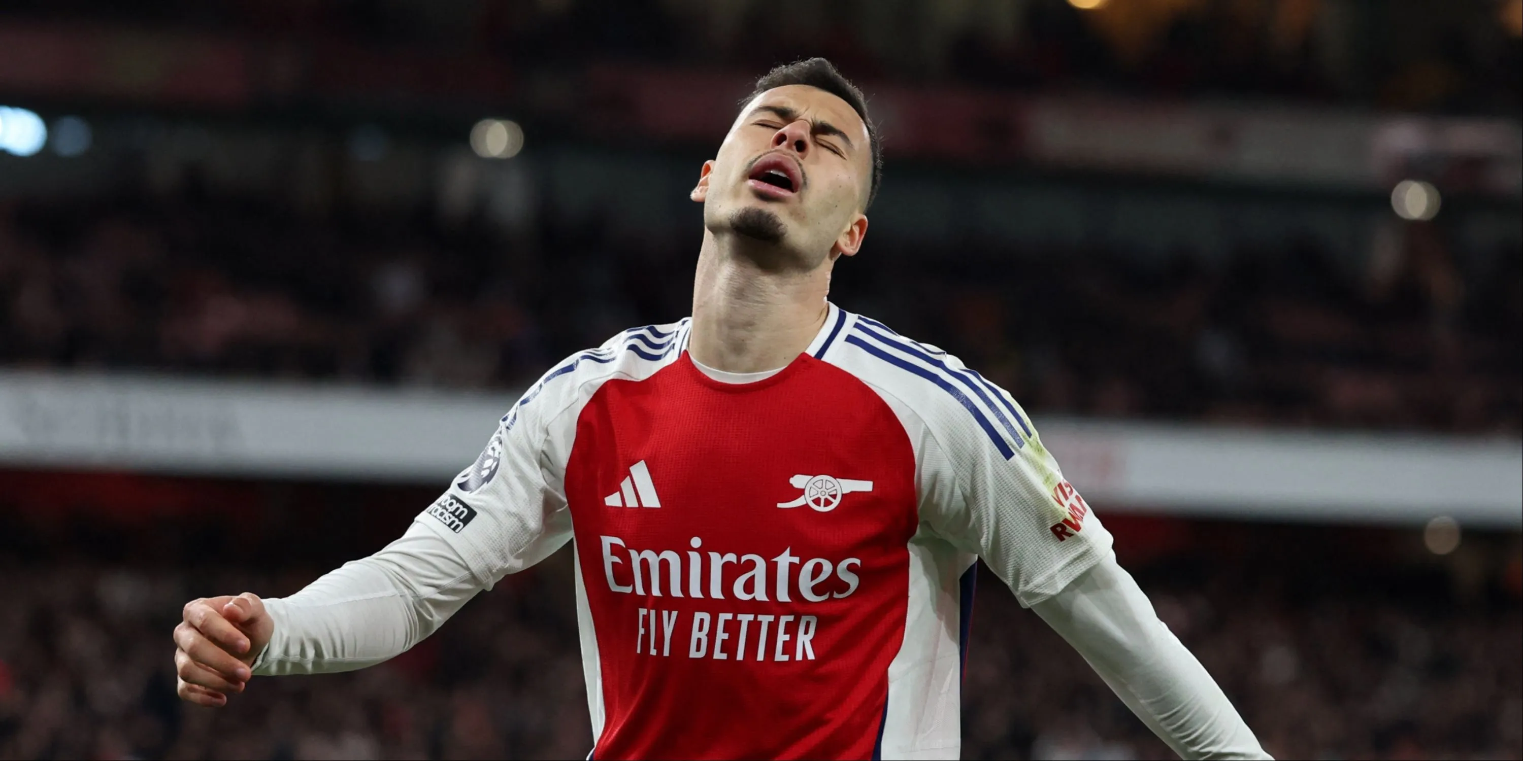 Gabriel Martinelli trong màu áo Arsenal
