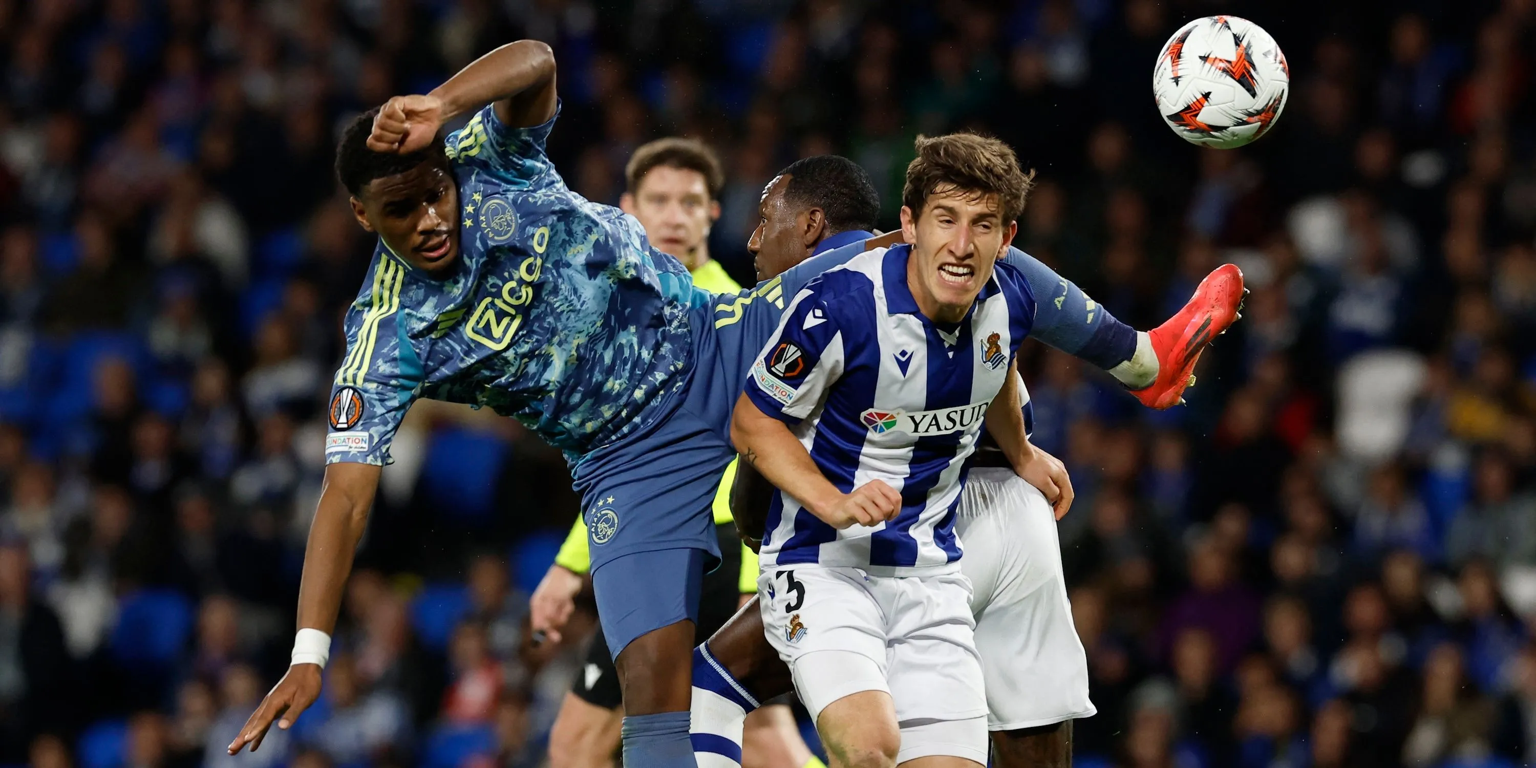 Jorrel Hato trong màu áo Ajax Amsterdam thi đấu tại giải vô địch quốc gia Hà Lan