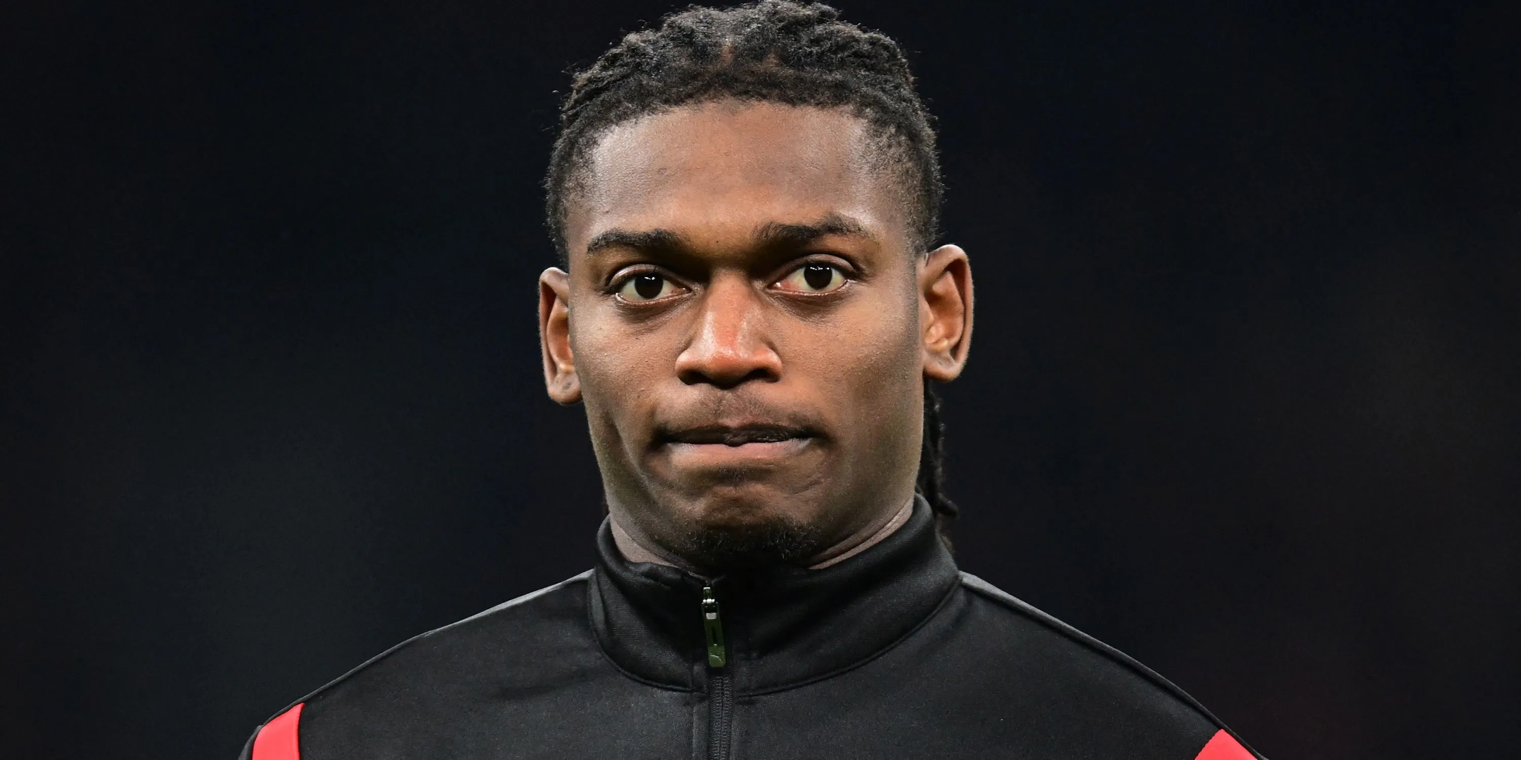 Rafael Leão tiền vệ ngôi sao của AC Milan trước trận đấu