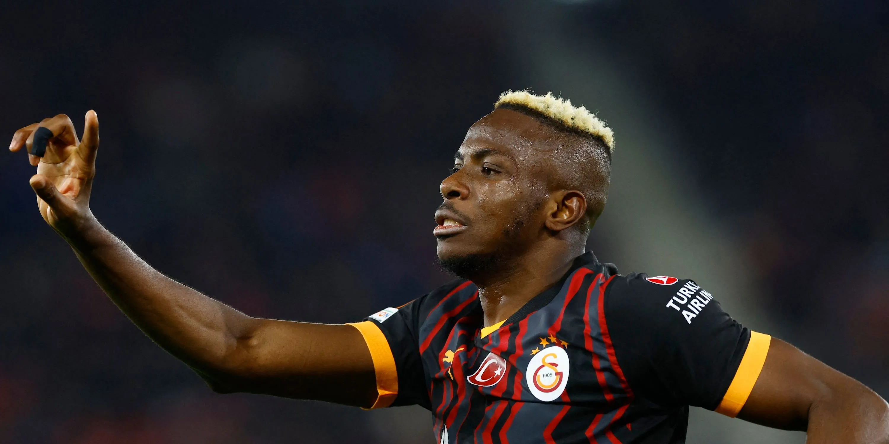 Tiền đạo Victor Osimhen của Galatasaray ăn mừng bàn thắng bị từ chối