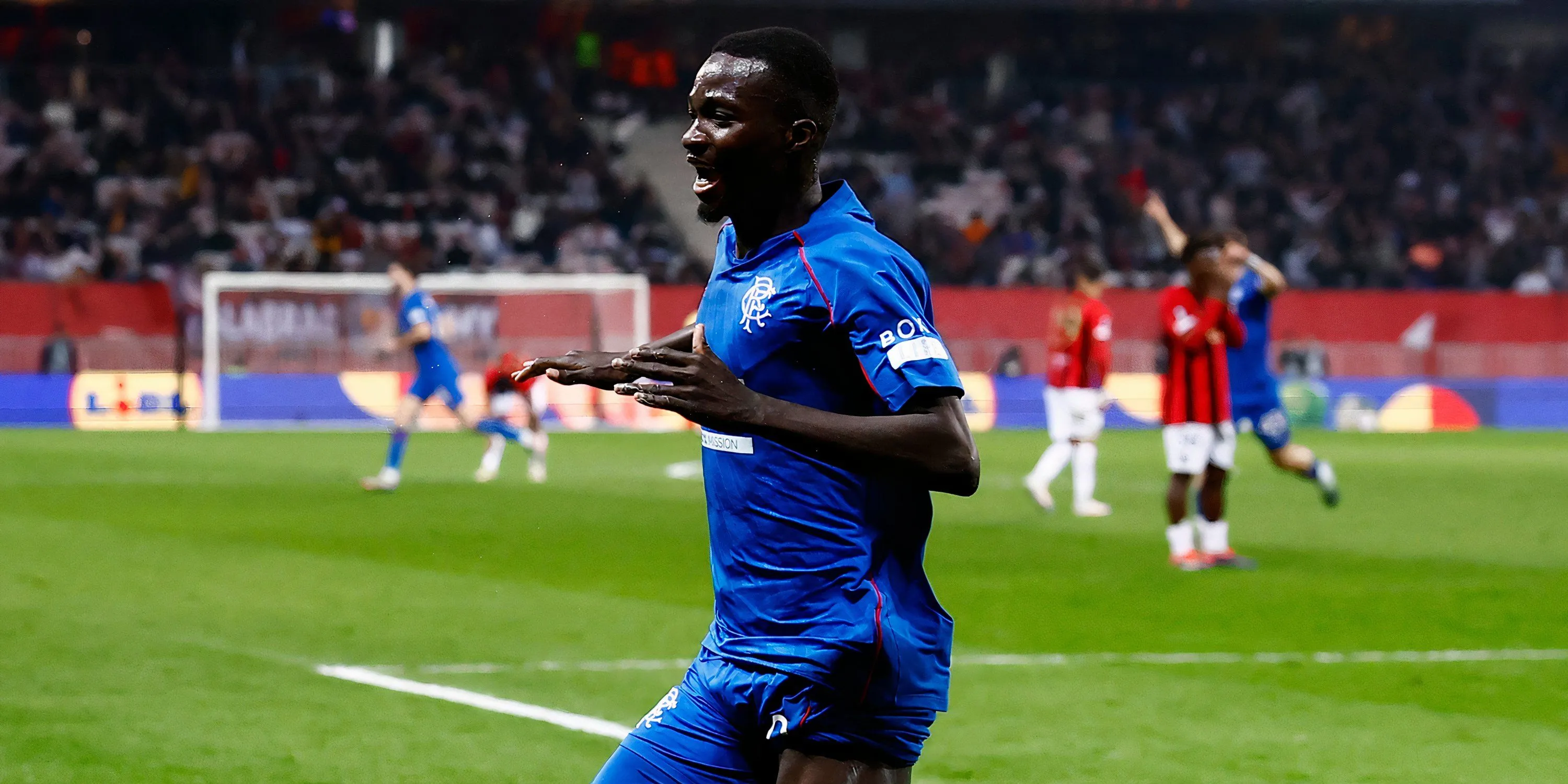Tiền vệ Mohamed Diomande trong màu áo Rangers thi đấu tại Europa League