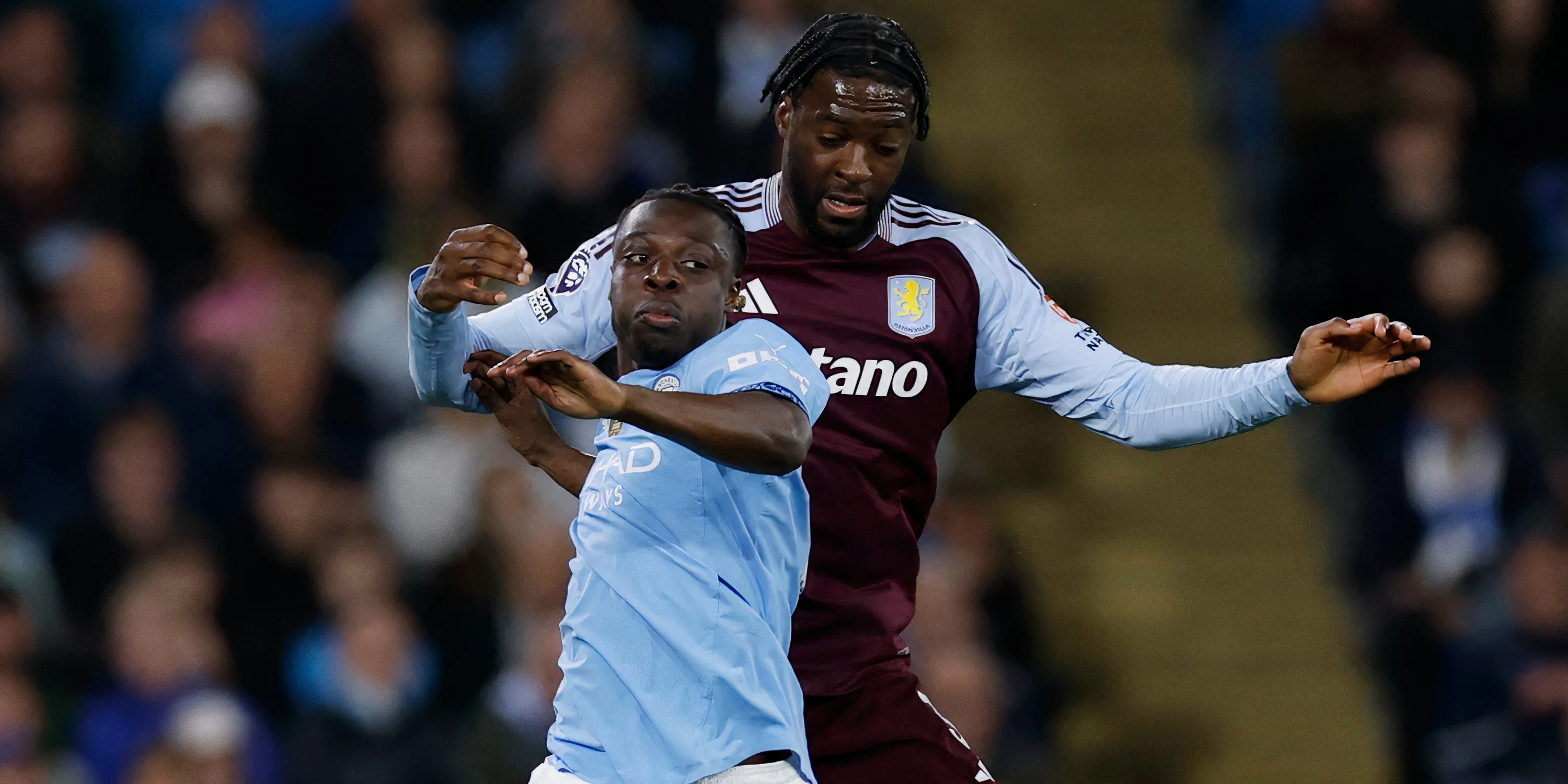 Axel Disasi thi đấu cho Aston Villa