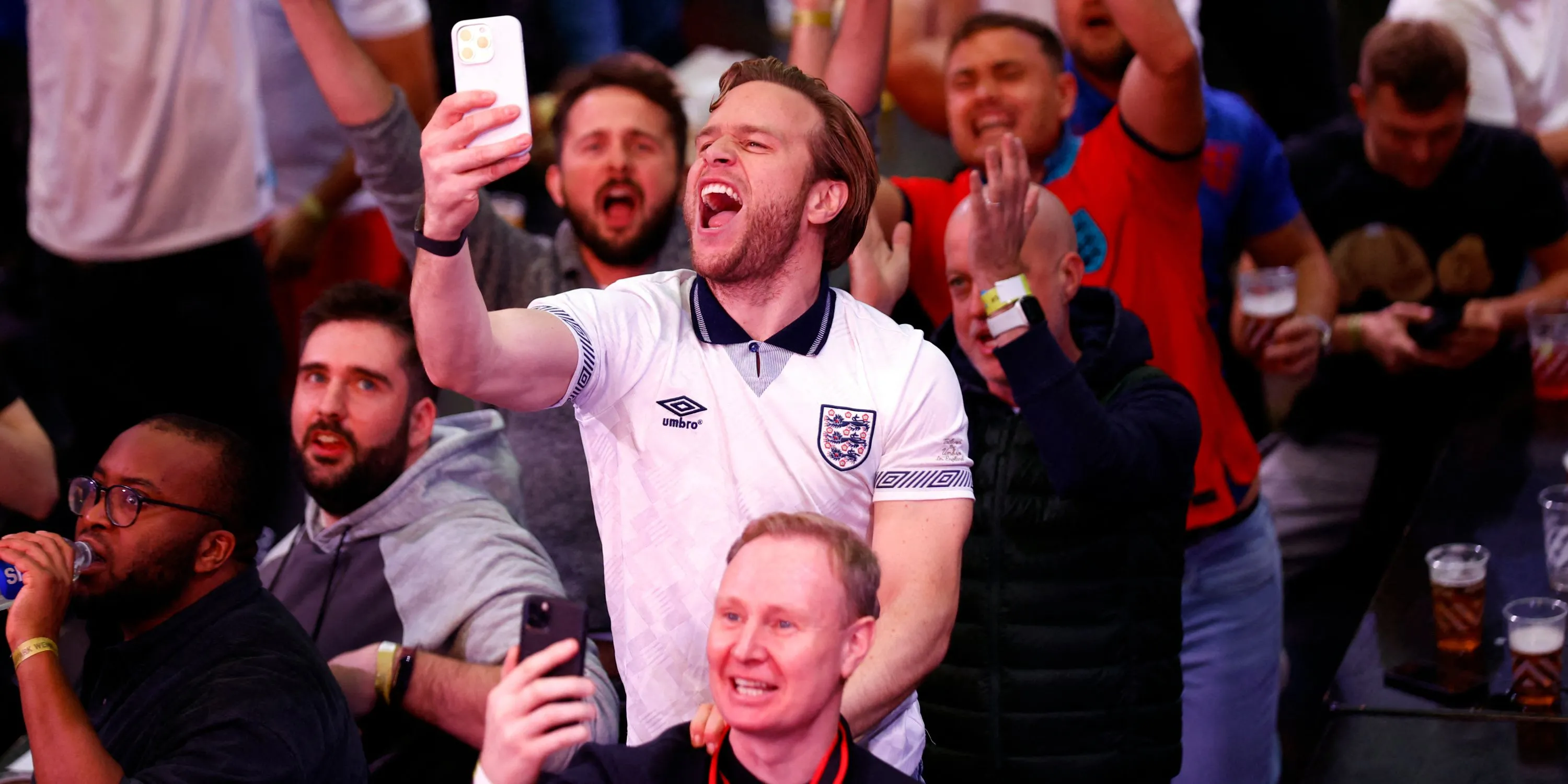 Ca sĩ Olly Murs là fan cuồng nhiệt của Manchester United