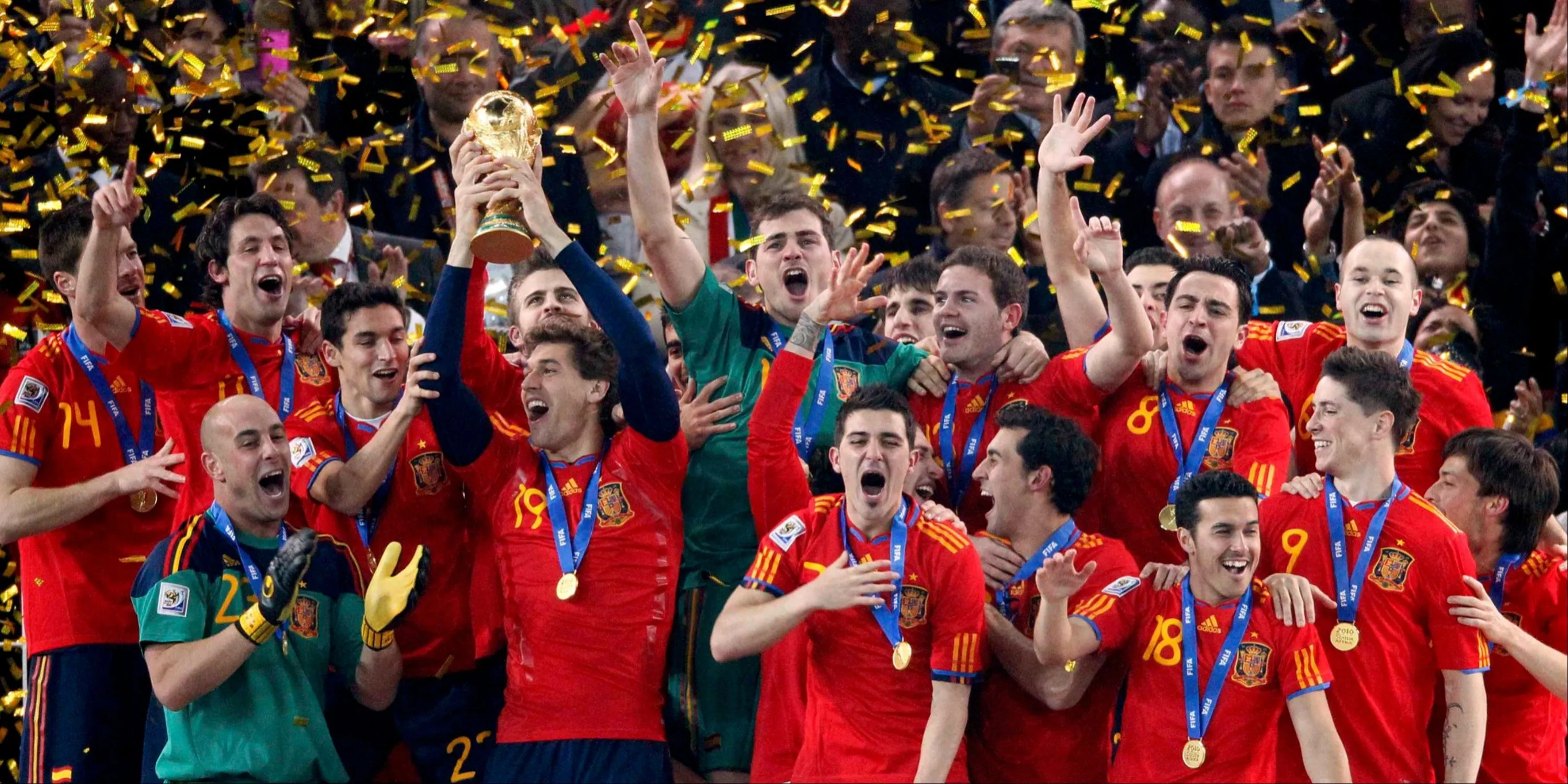 Các cầu thủ đội tuyển Tây Ban Nha ăn mừng chức vô địch World Cup 2010