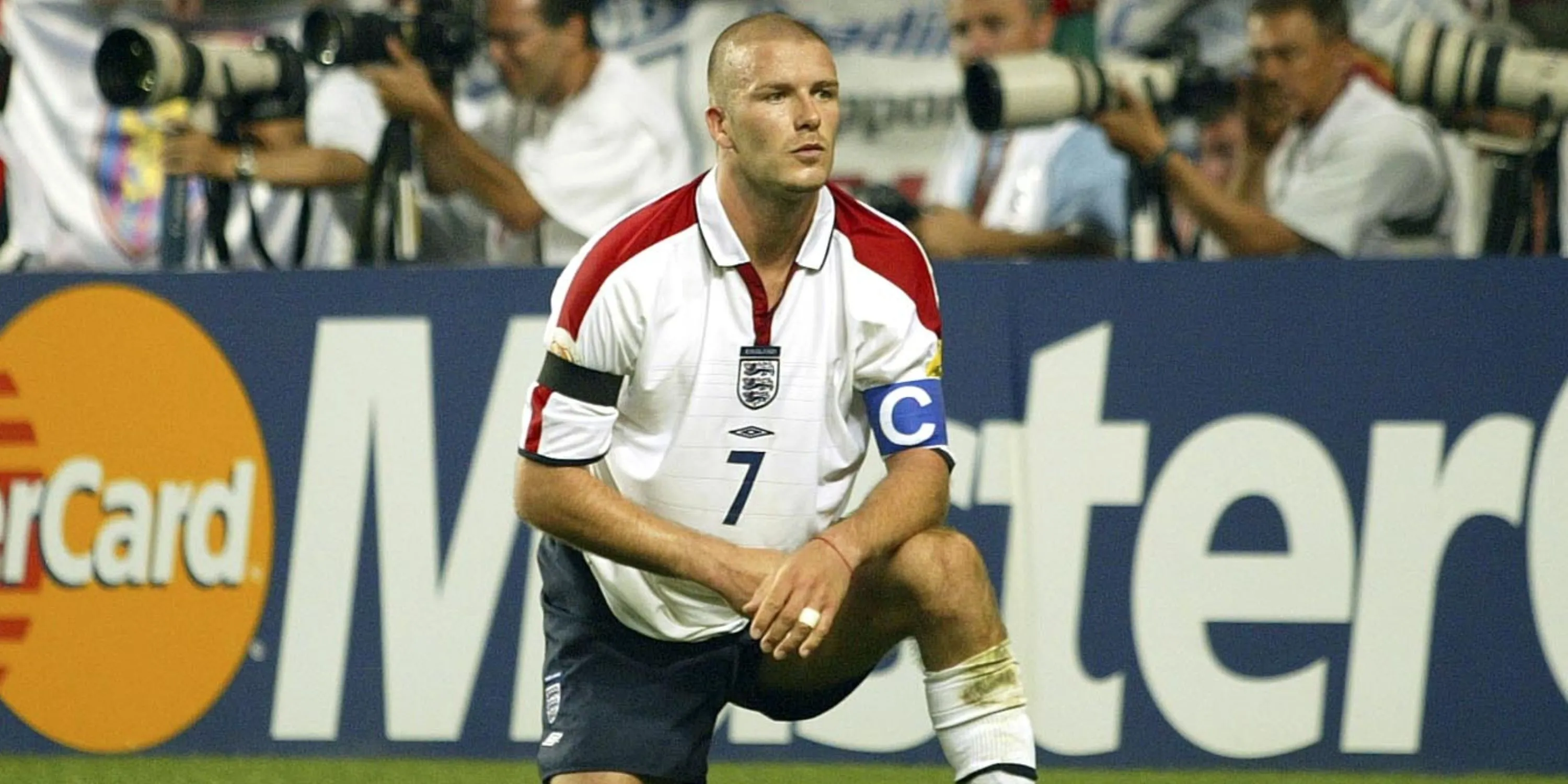 David Beckham ăn mừng bàn thắng cho Manchester United