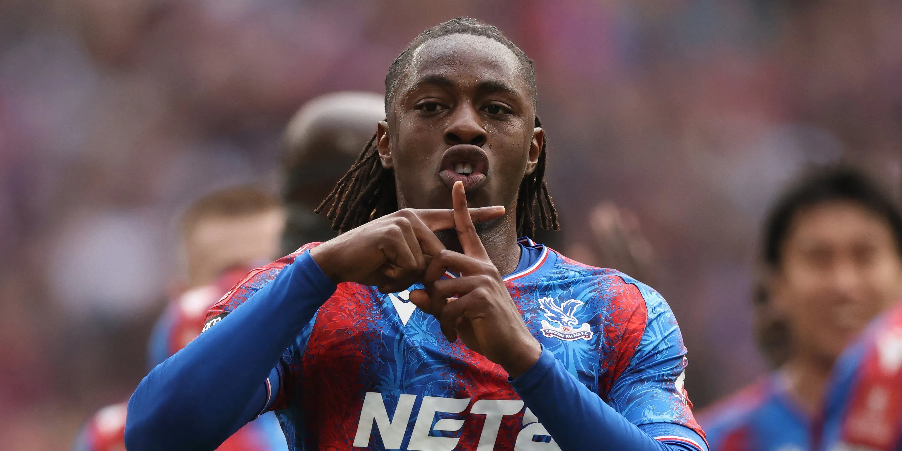 Eberechi Eze, ngôi sao tấn công của Crystal Palace, được Arsenal quan tâm.