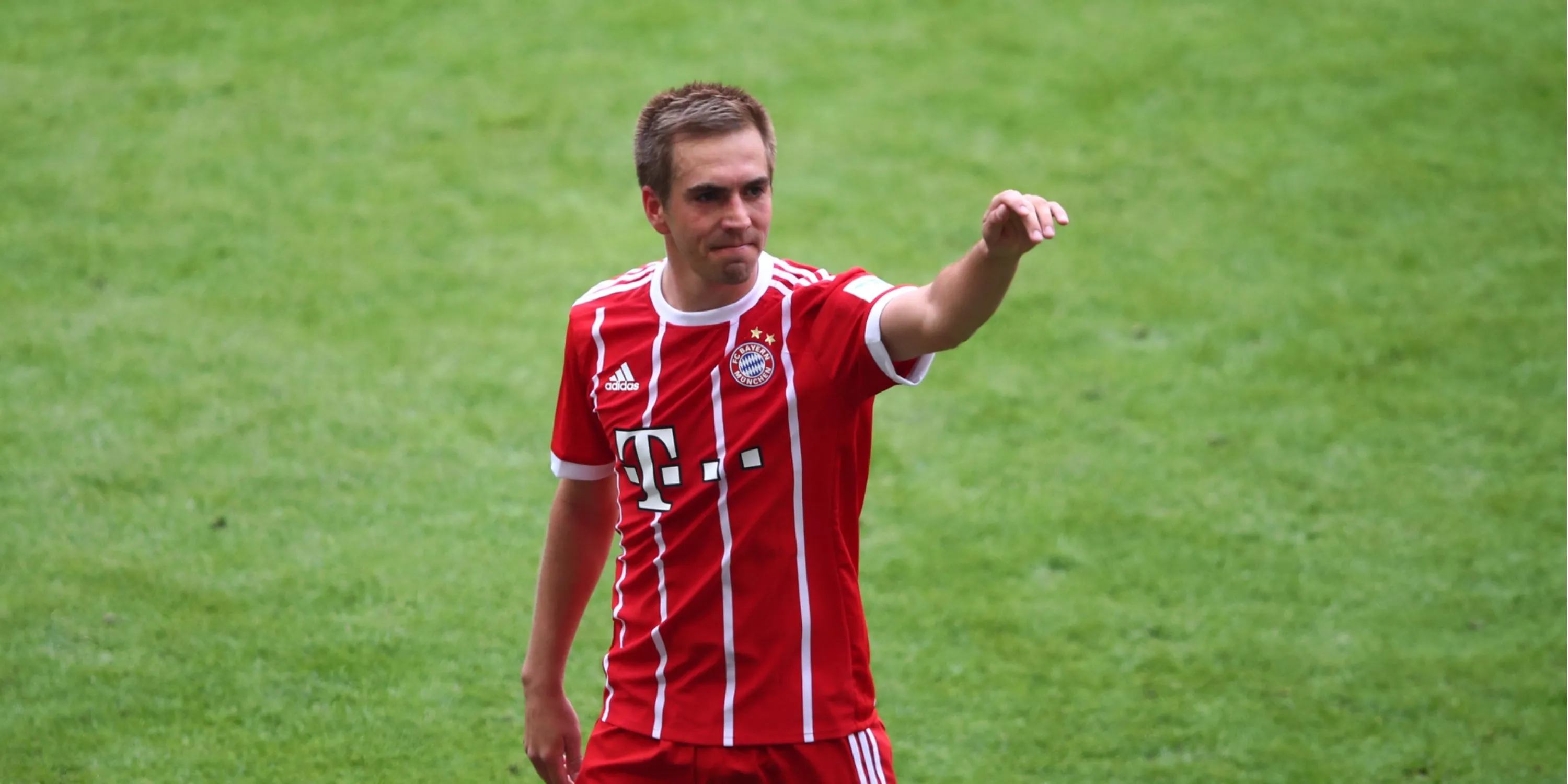 Hậu vệ Philipp Lahm trong màu áo Bayern Munich, biểu tượng của sự kỷ luật và chuyên nghiệp