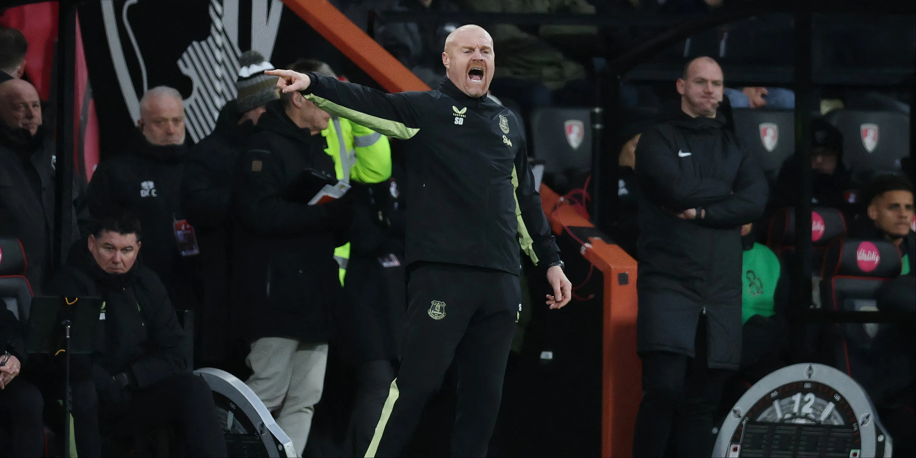 HLV Sean Dyche, một ứng viên tiềm năng cho vị trí huấn luyện viên trưởng Leicester City