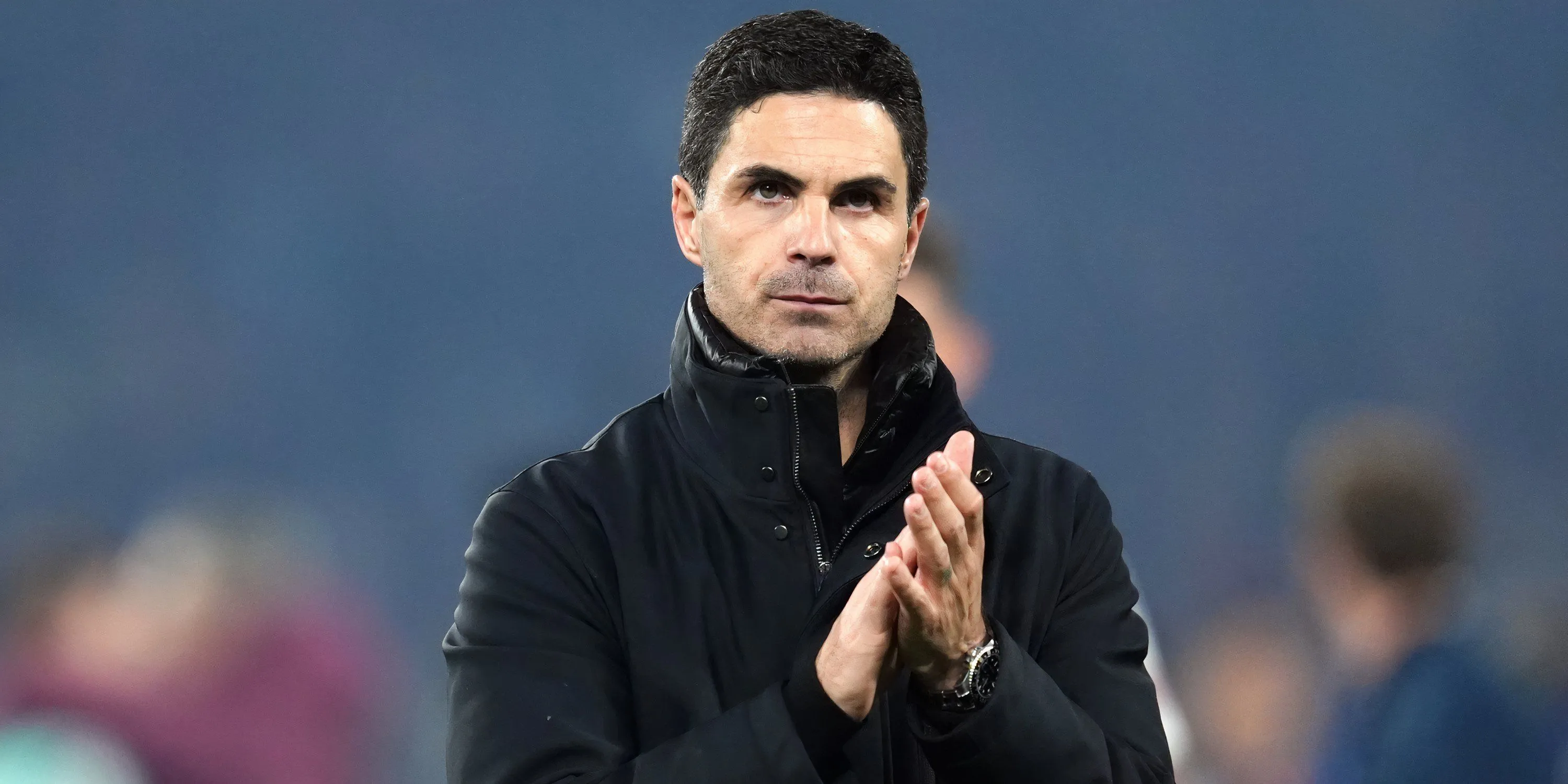 Huấn luyện viên Mikel Arteta đang chỉ đạo chiến lược chuyển nhượng của Arsenal để củng cố đội hình.