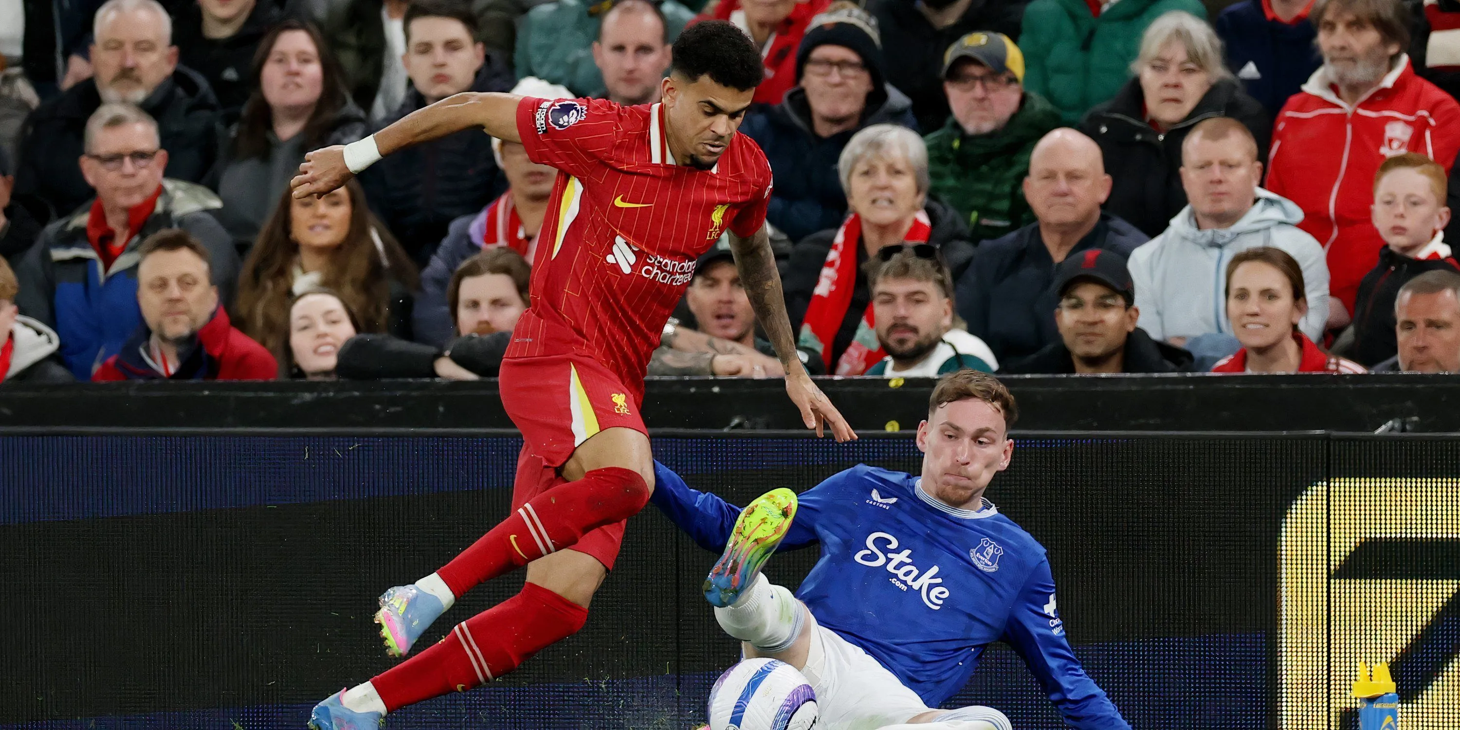 Luis Diaz trong màu áo Liverpool, mục tiêu chuyển nhượng hàng đầu của Bayern Munich
