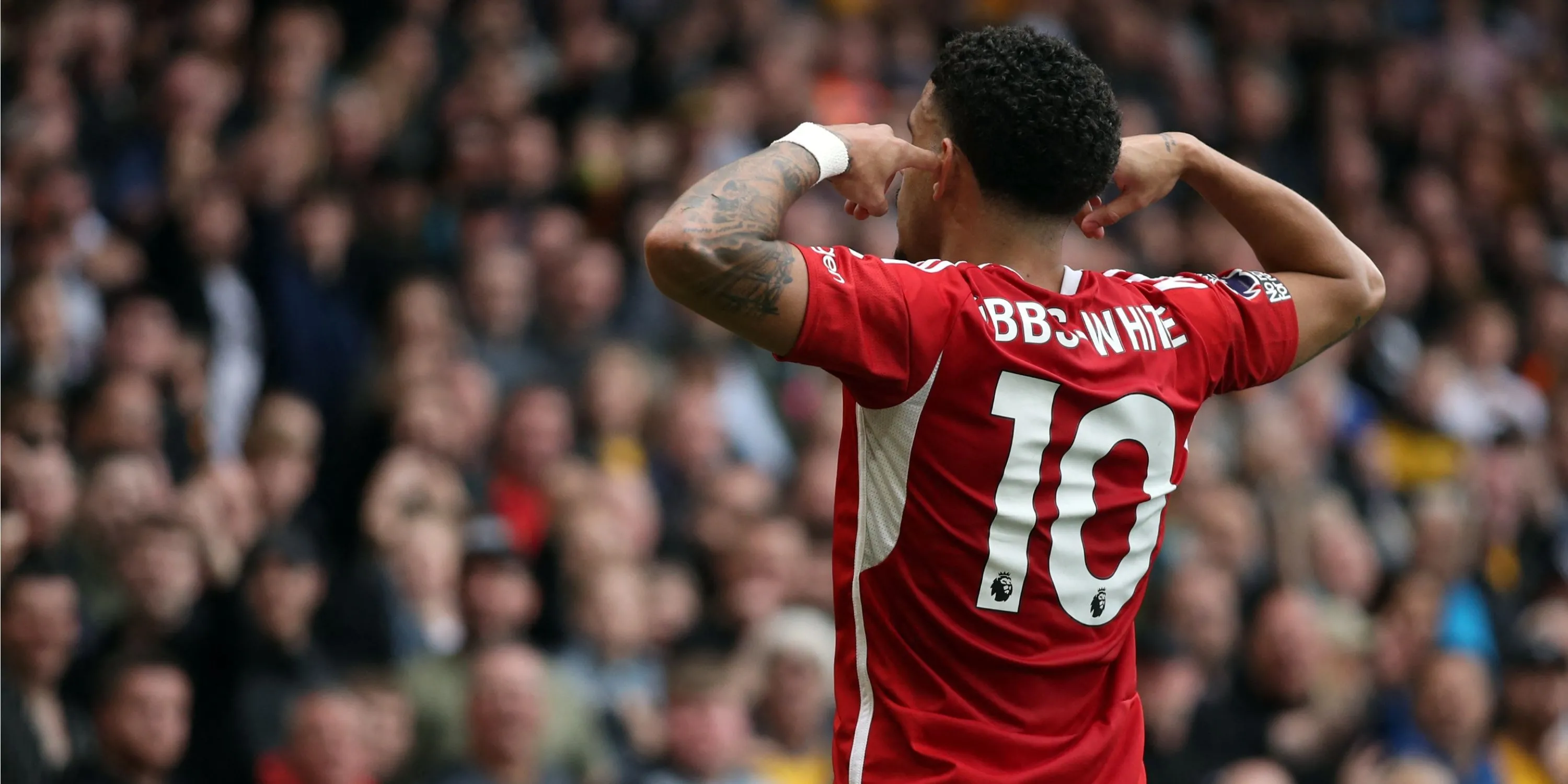 Morgan Gibbs-White ăn mừng bàn thắng ở Premier League