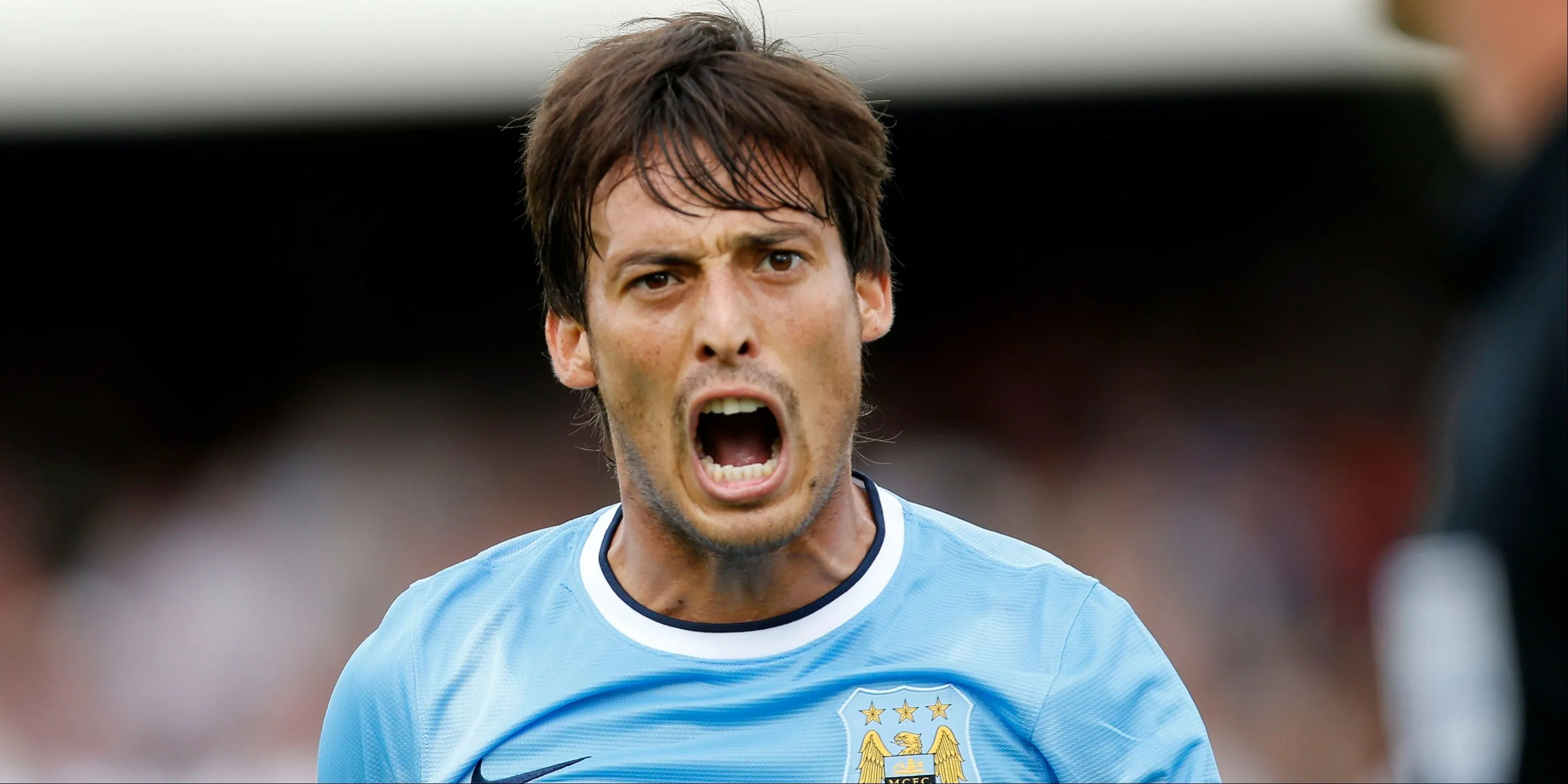 Phù thủy David Silva thi đấu cho Manchester City