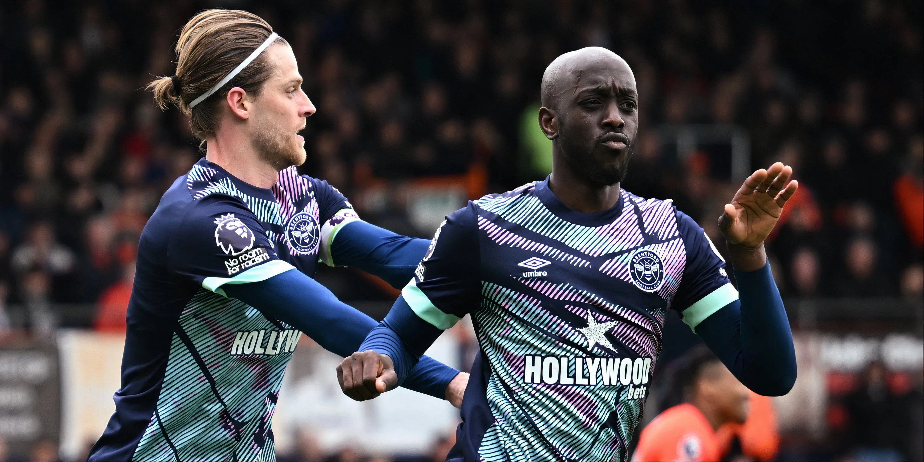 Tiền đạo Yoane Wissa ăn mừng bàn thắng trong màu áo Brentford
