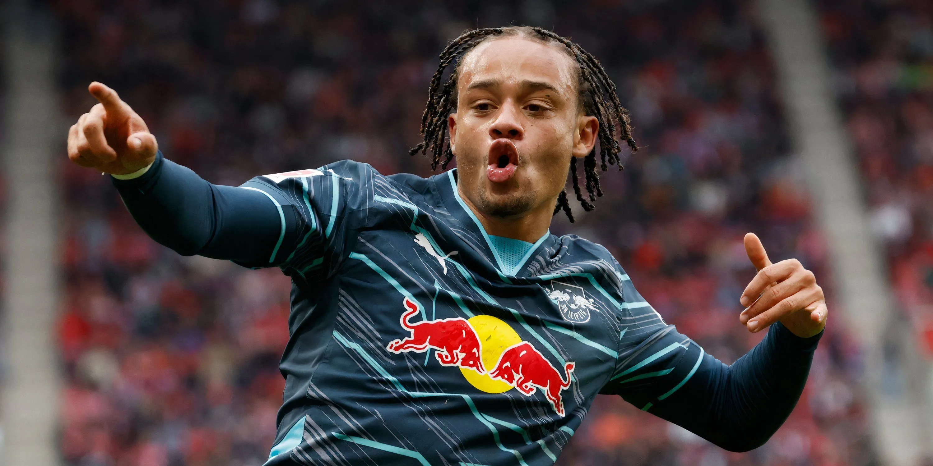 Tiền vệ Xavi Simons thi đấu cho RB Leipzig