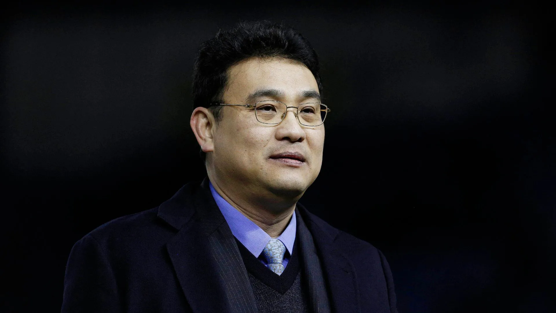 Chủ tịch Dejphon Chansiri của Sheffield Wednesday đối mặt với chỉ trích về tình hình CLB