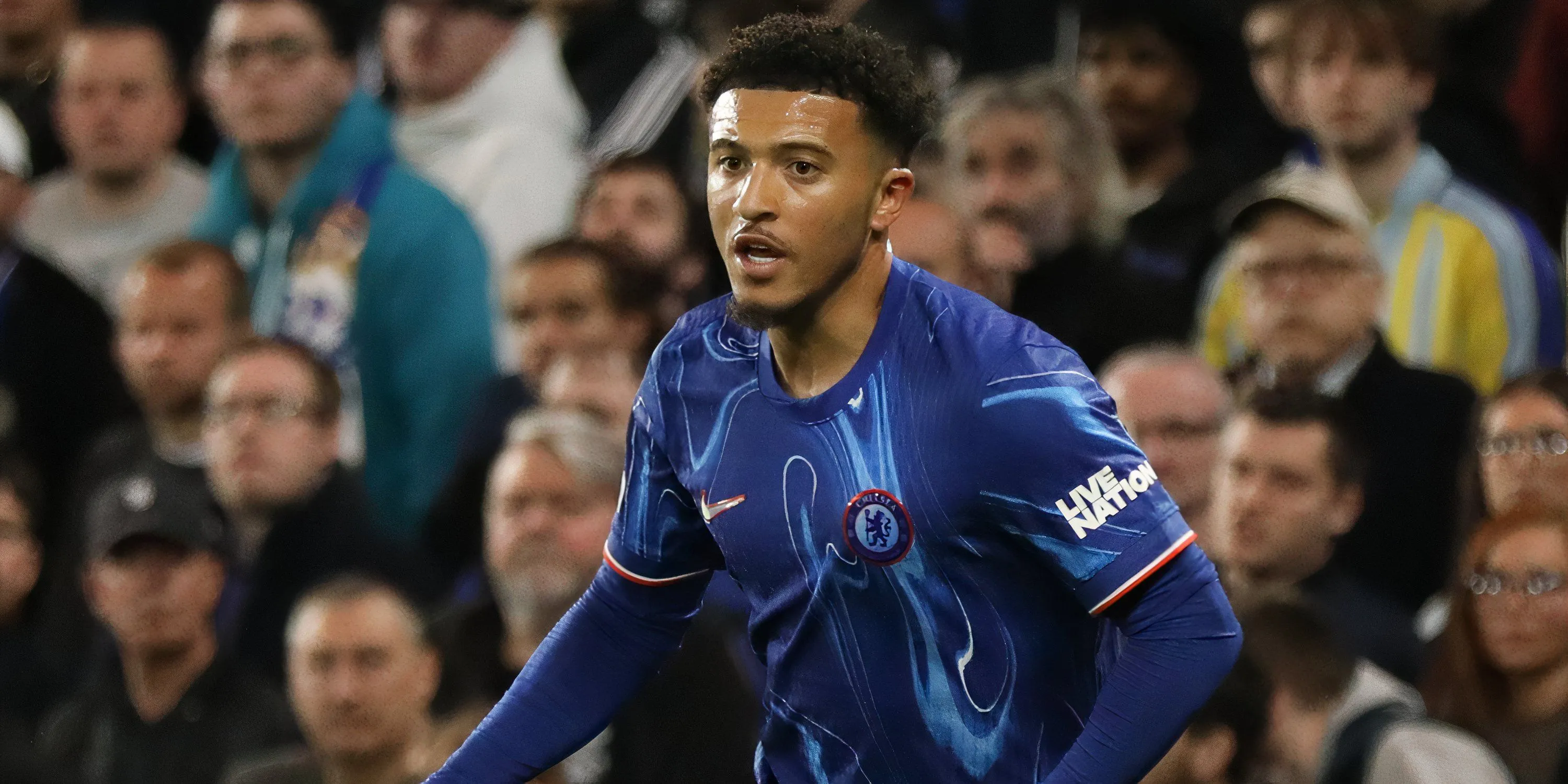 Jadon Sancho thi đấu trong màu áo Chelsea, nơi anh đã tìm lại được phần nào phong độ của mình.