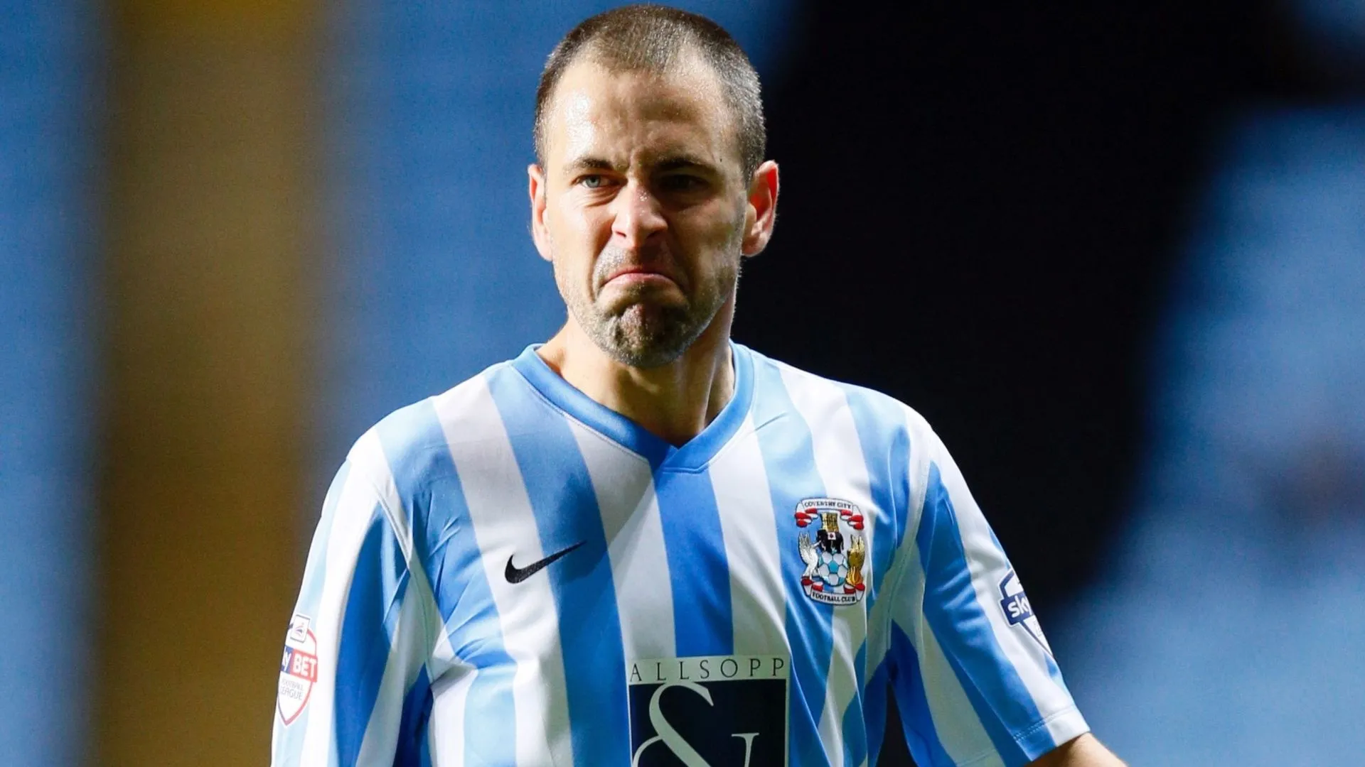 Joe Cole với khoảnh khắc thi đấu đầy nhiệt huyết cho Coventry City, để lại nhiều ấn tượng đẹp.