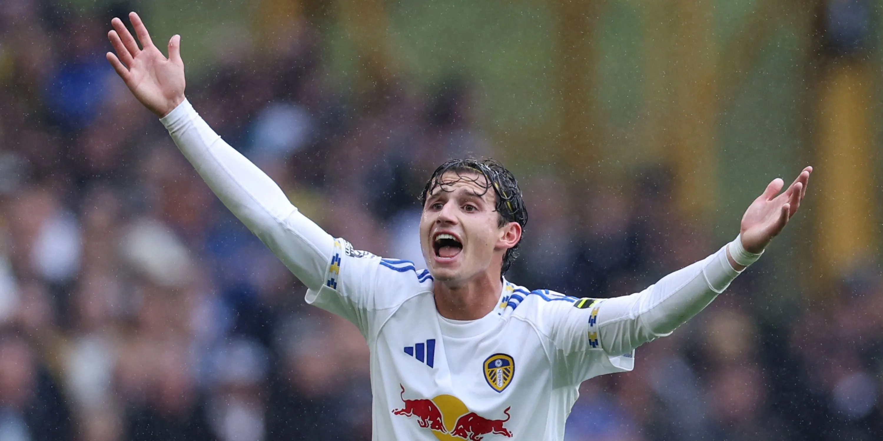 Aaronson nỗ lực trong buổi tập, biểu tượng cho quá trình tự làm mới sự nghiệp tại Leeds