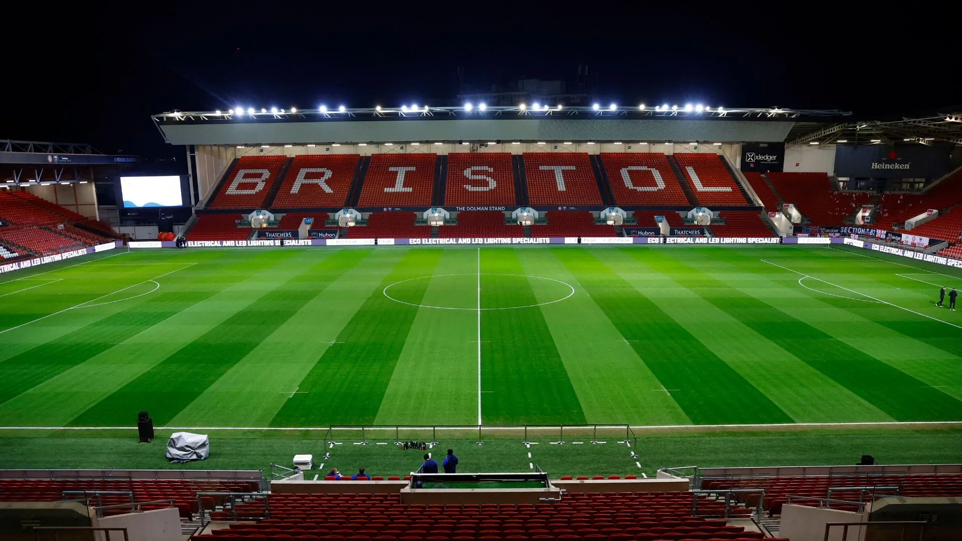 Ashton Gate sau cải tạo, lợi thế cho Bristol City