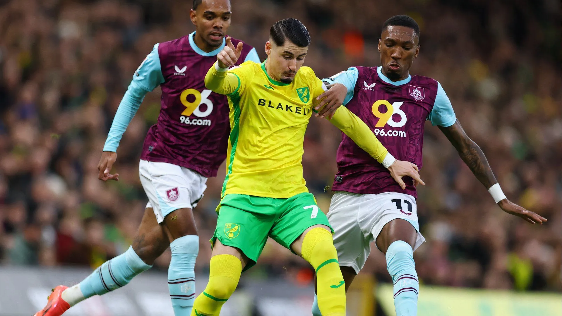 Borja Sainz trong màu áo Norwich City, ghi 18 bàn ở Championship trước khi chuyển sang Porto