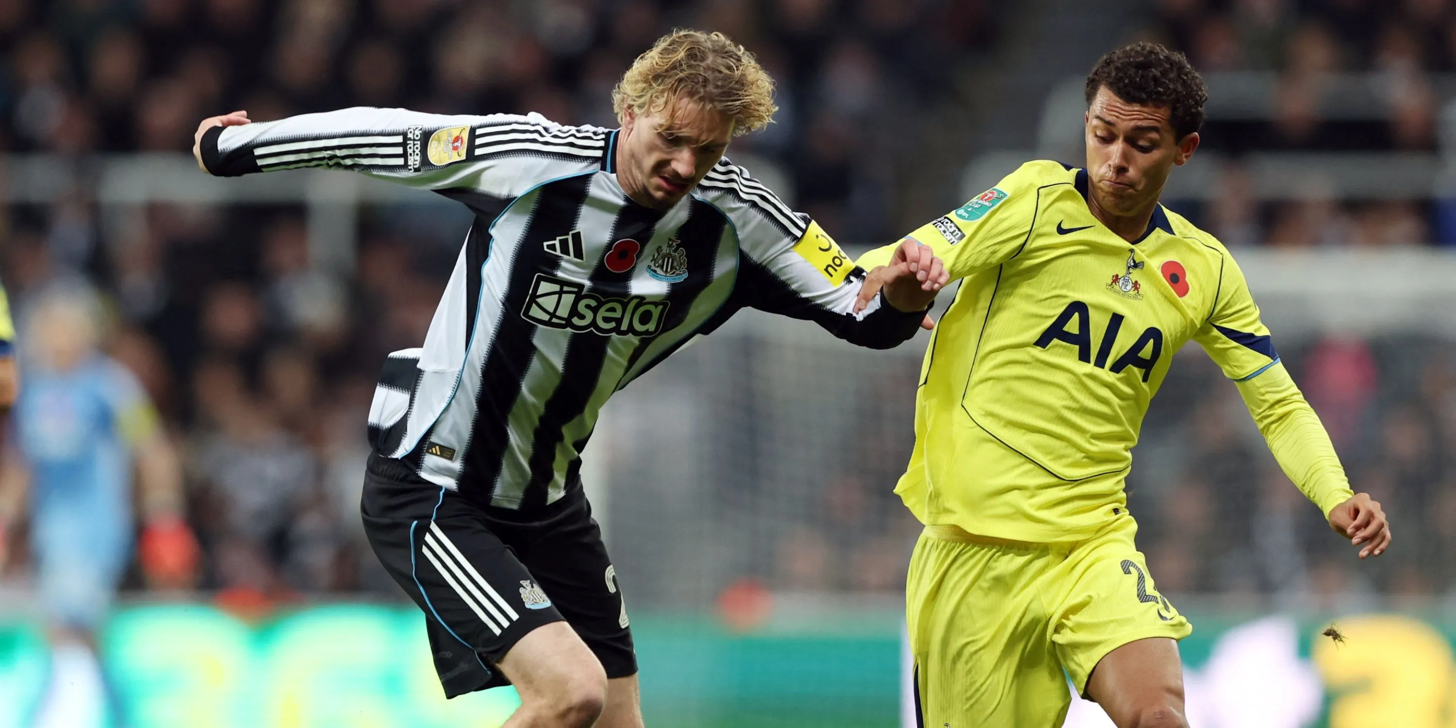 Collage tóm tắt các khoảnh khắc trận đấu Tottenham vs Newcastle, chỉ ra điểm yếu Spurs ở cả tấn công lẫn trung tuyến