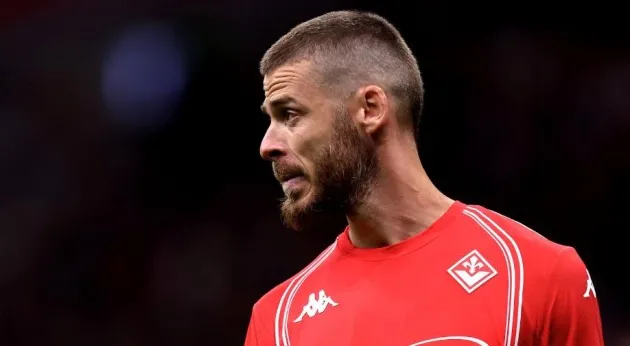 David De Gea phản xạ cứu thua nhưng không thể cứu Fiorentina trước Inter ở San Siro.