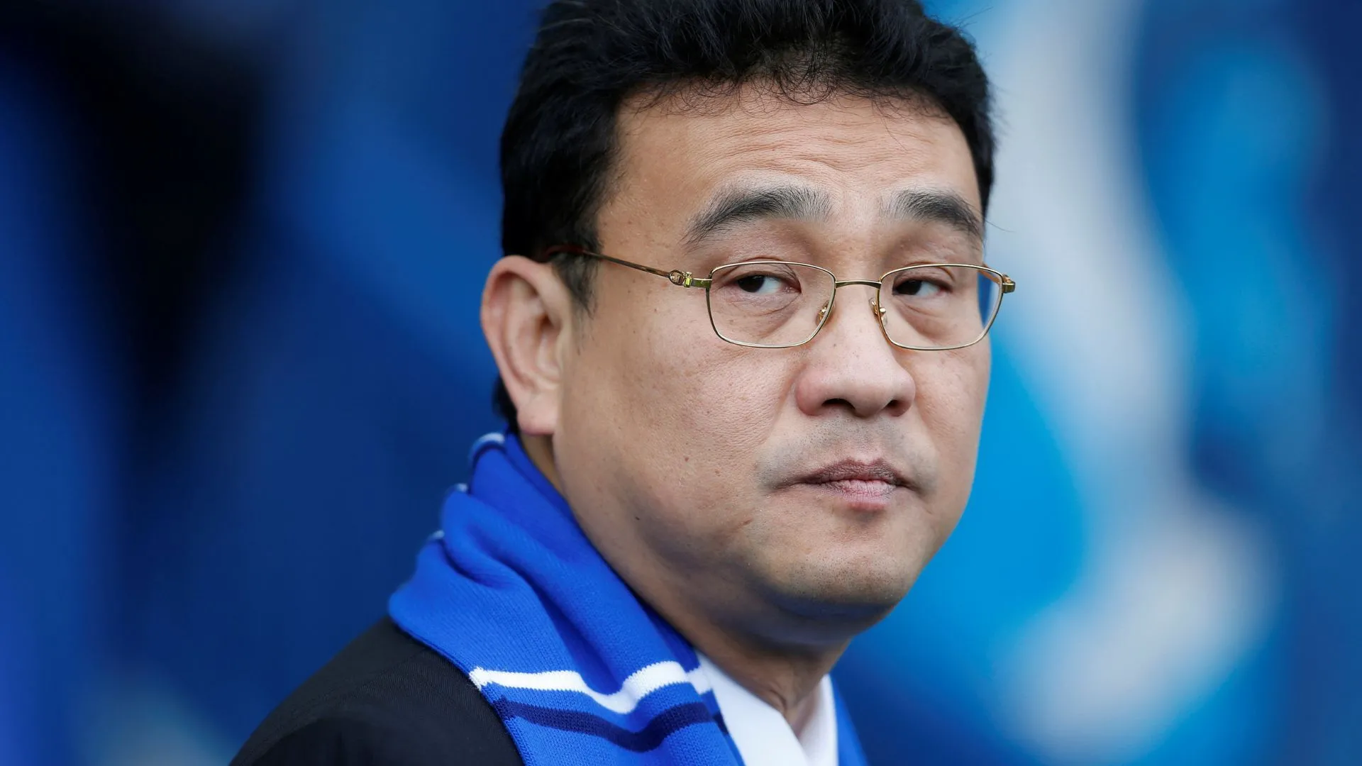 Dejphon Chansiri—chủ sở hữu đang nắm quyền kiểm soát sân và công ty sở hữu