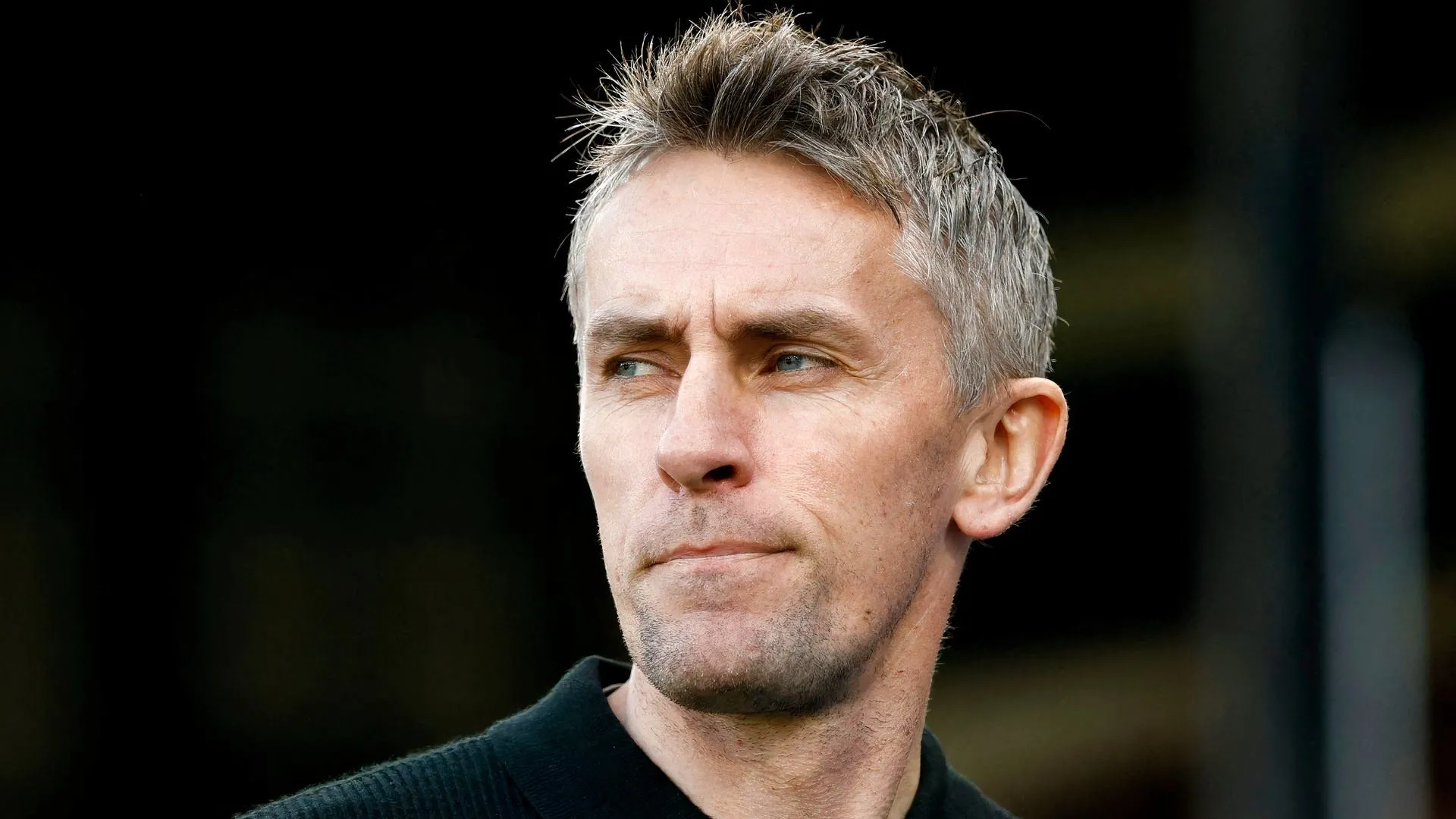 HLV Kieran McKenna chỉ đạo Ipswich Town tại Portman Road sau thất bại 0-3