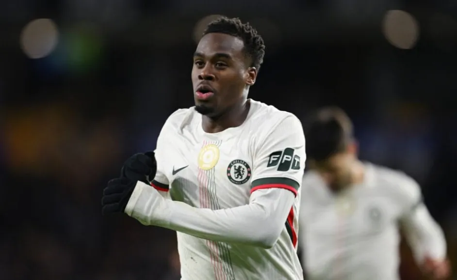 Jamie Gittens ăn mừng bàn thắng quyết định tại Molineux, cầu thủ tấn công trẻ của Chelsea tỏa sáng ở Carabao Cup.