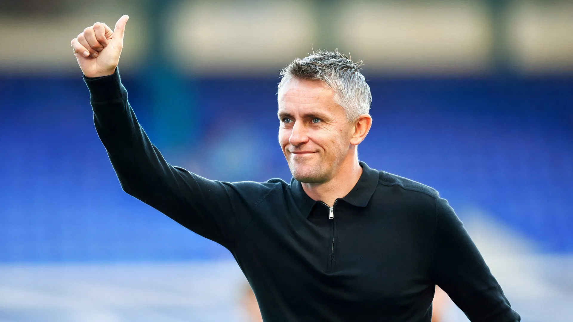 Kieran McKenna, HLV Ipswich Town, chỉ đạo đội trong một trận đấu gần đây