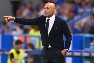 Luciano Spalletti tại sân tập Continassa, chuẩn bị ký hợp đồng với Juventus