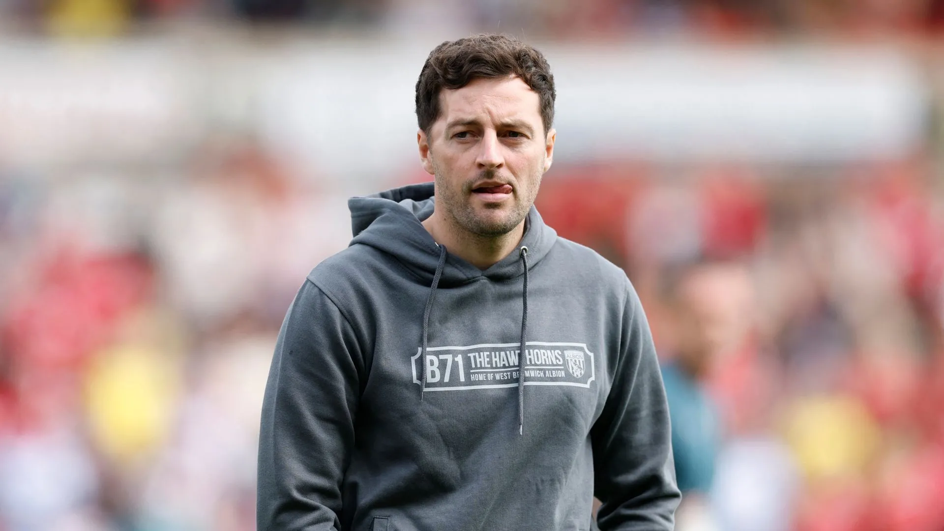 Ryan Mason phát biểu trước trận đấu, thông báo tình hình chấn thương của Gilchrist và Molumby